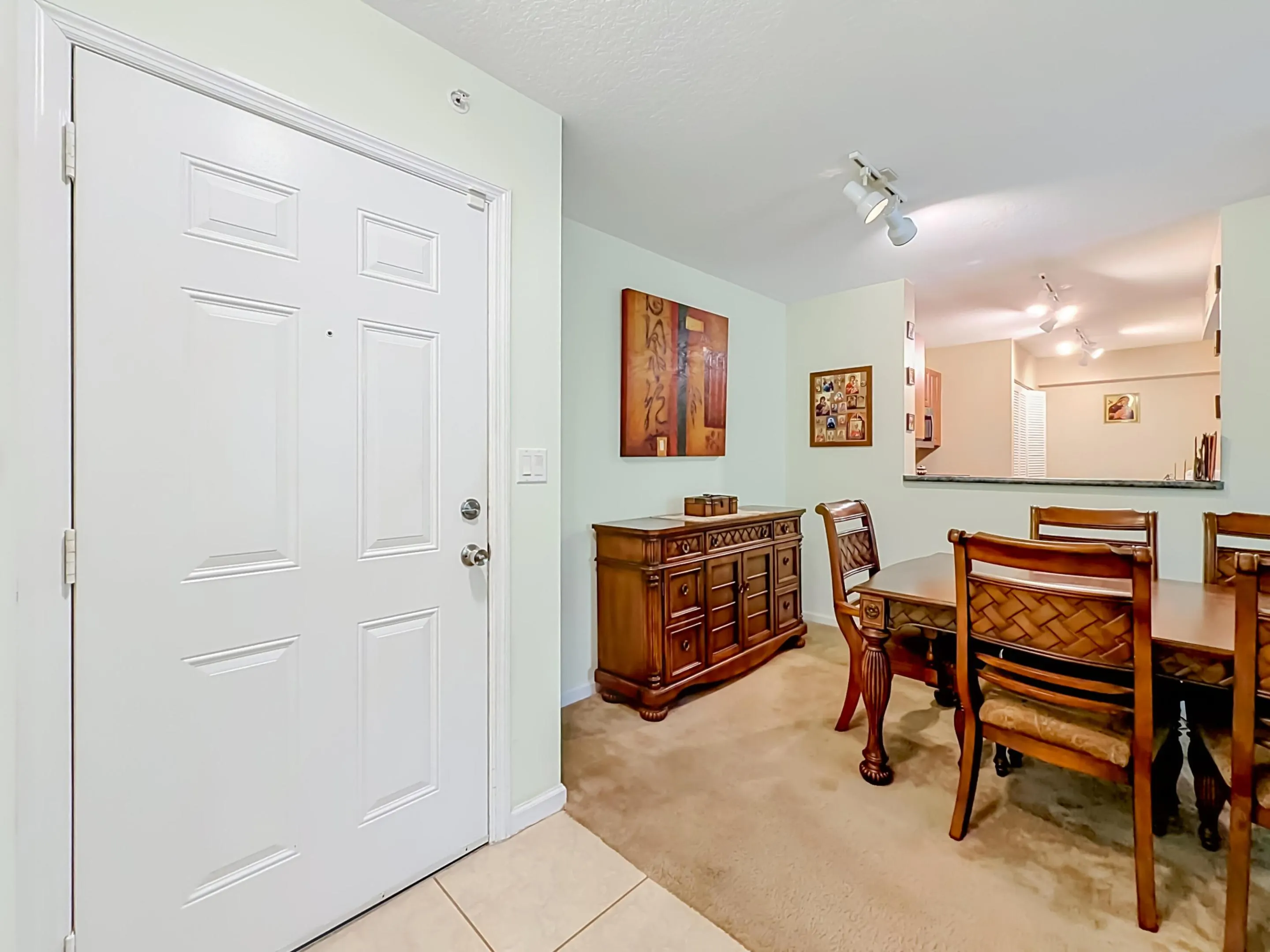 519 E SHERIDAN Street #4042