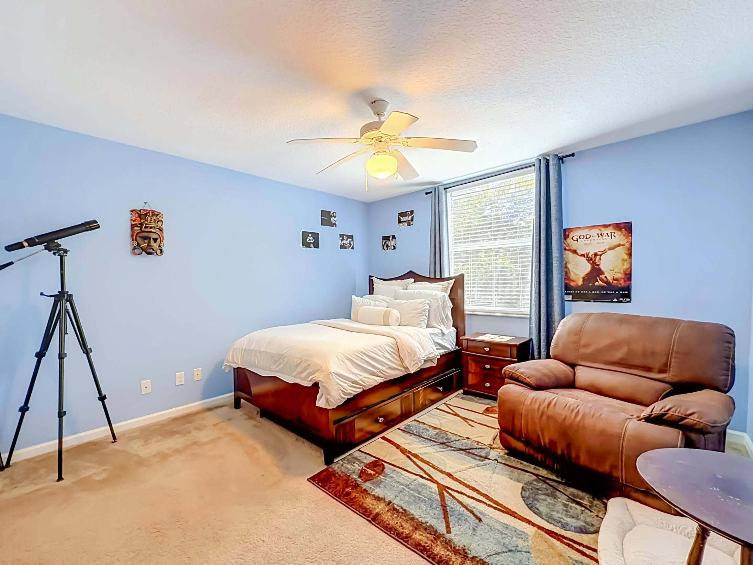 519 E SHERIDAN Street #4042