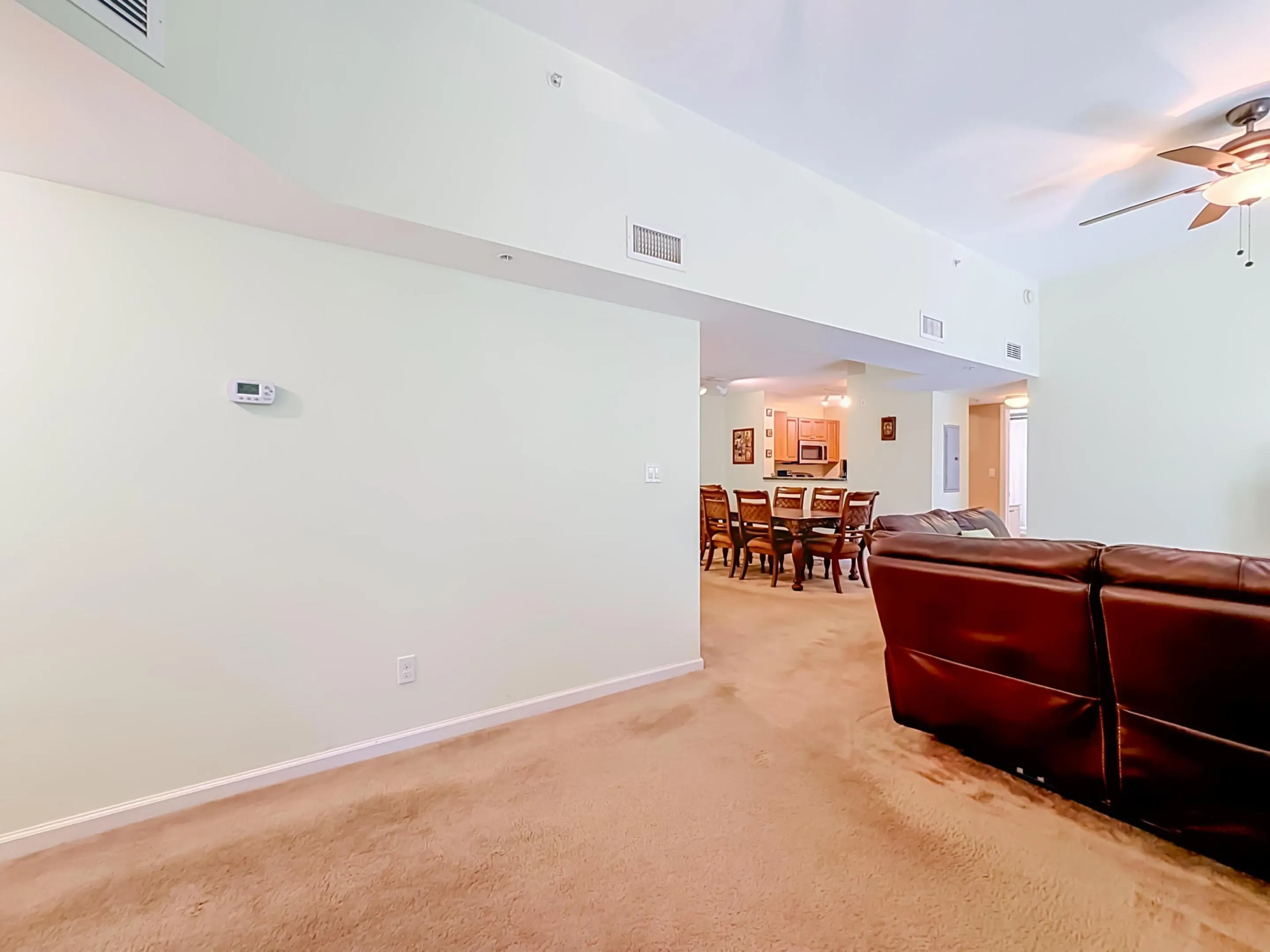 519 E SHERIDAN Street #4042