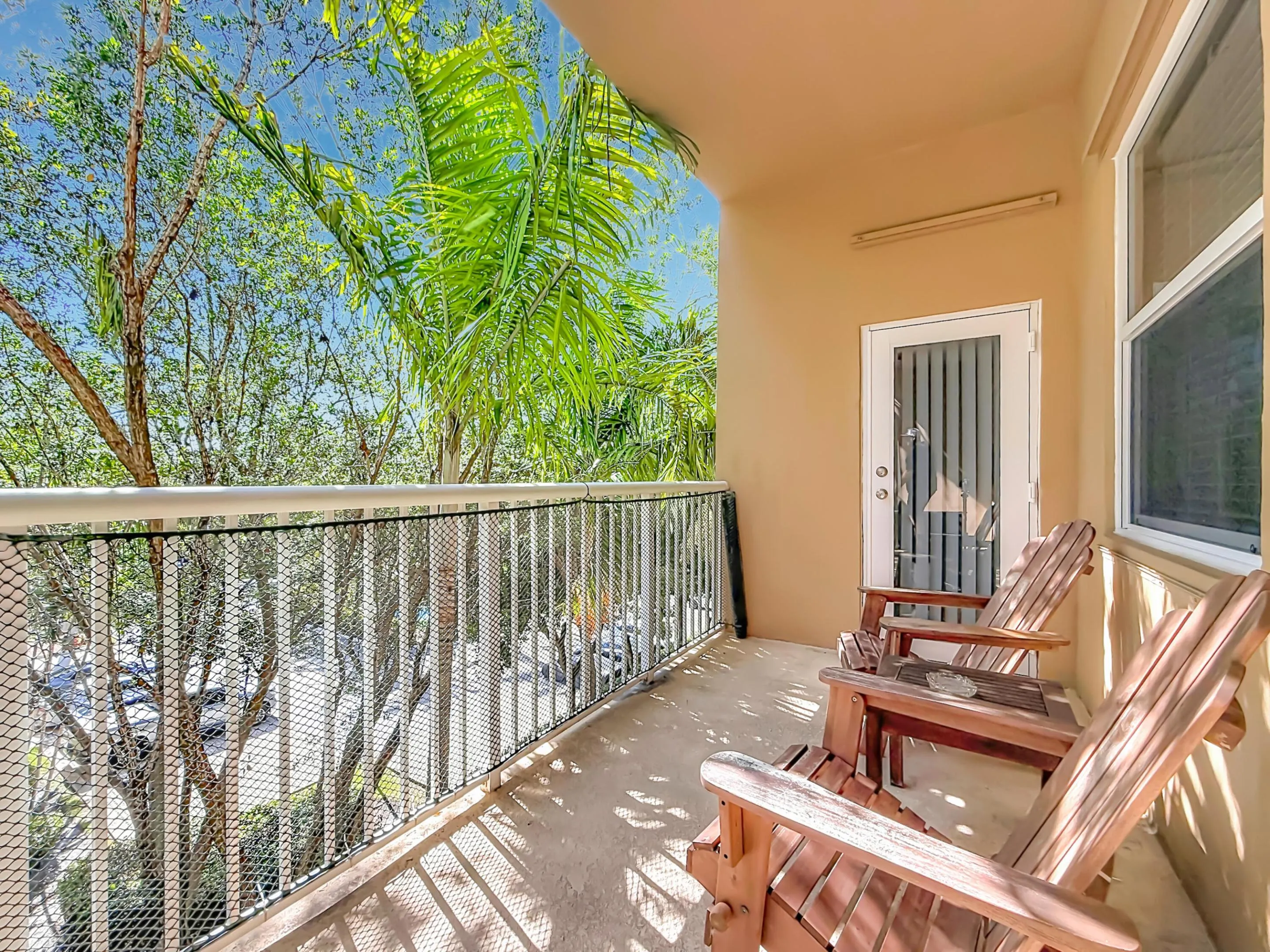 519 E SHERIDAN Street #4042