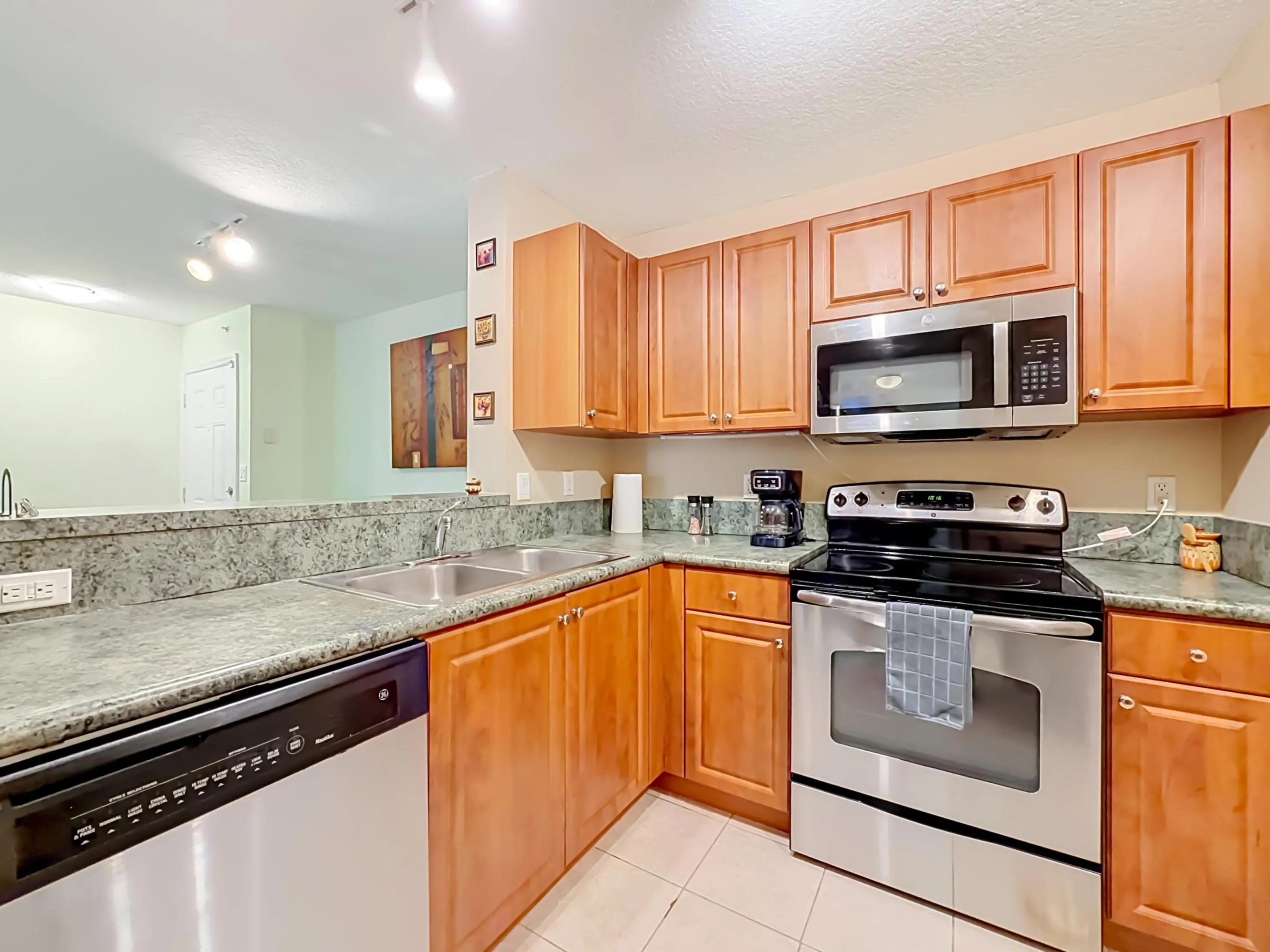 519 E SHERIDAN Street #4042