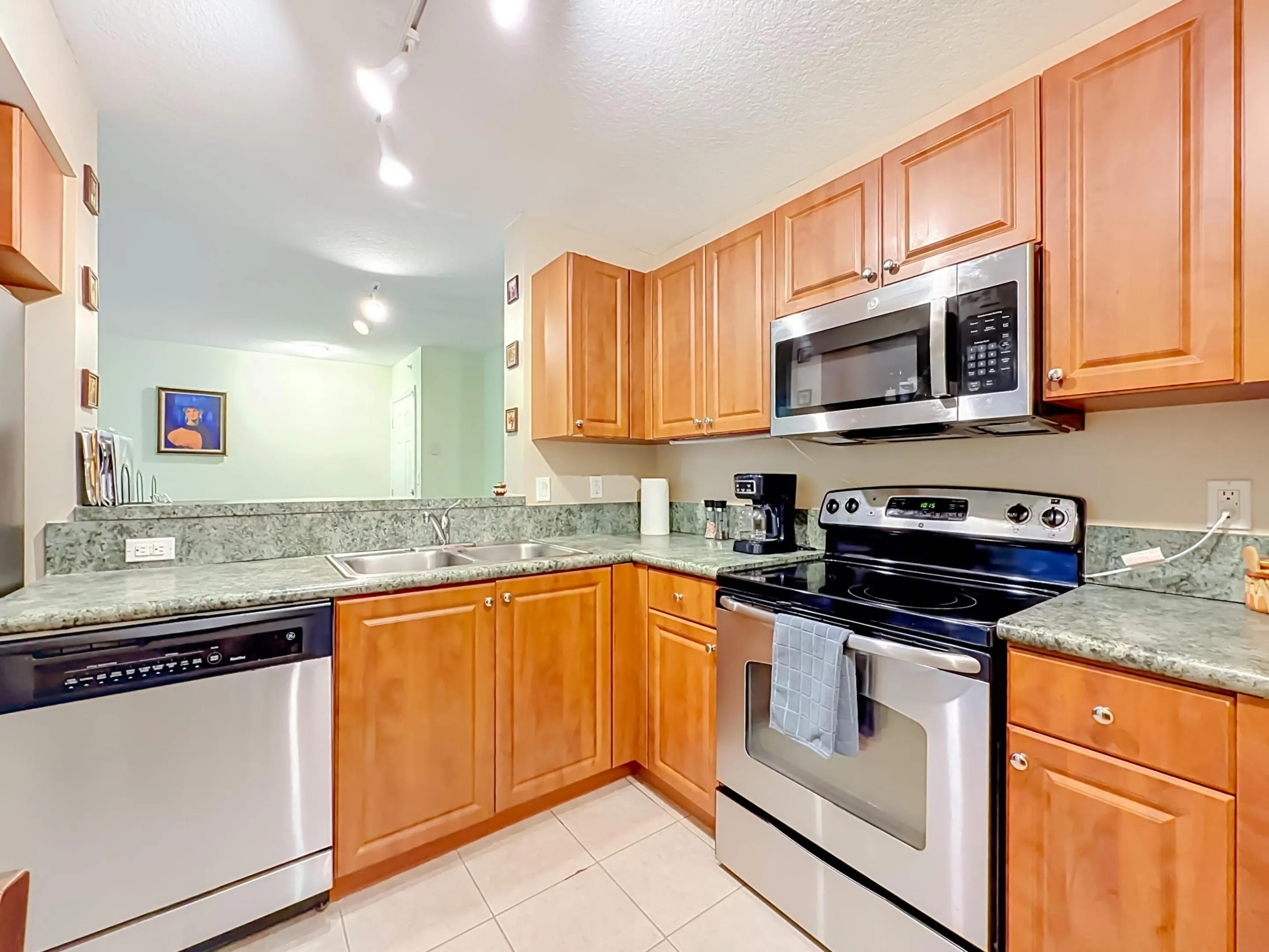 519 E SHERIDAN Street #4042