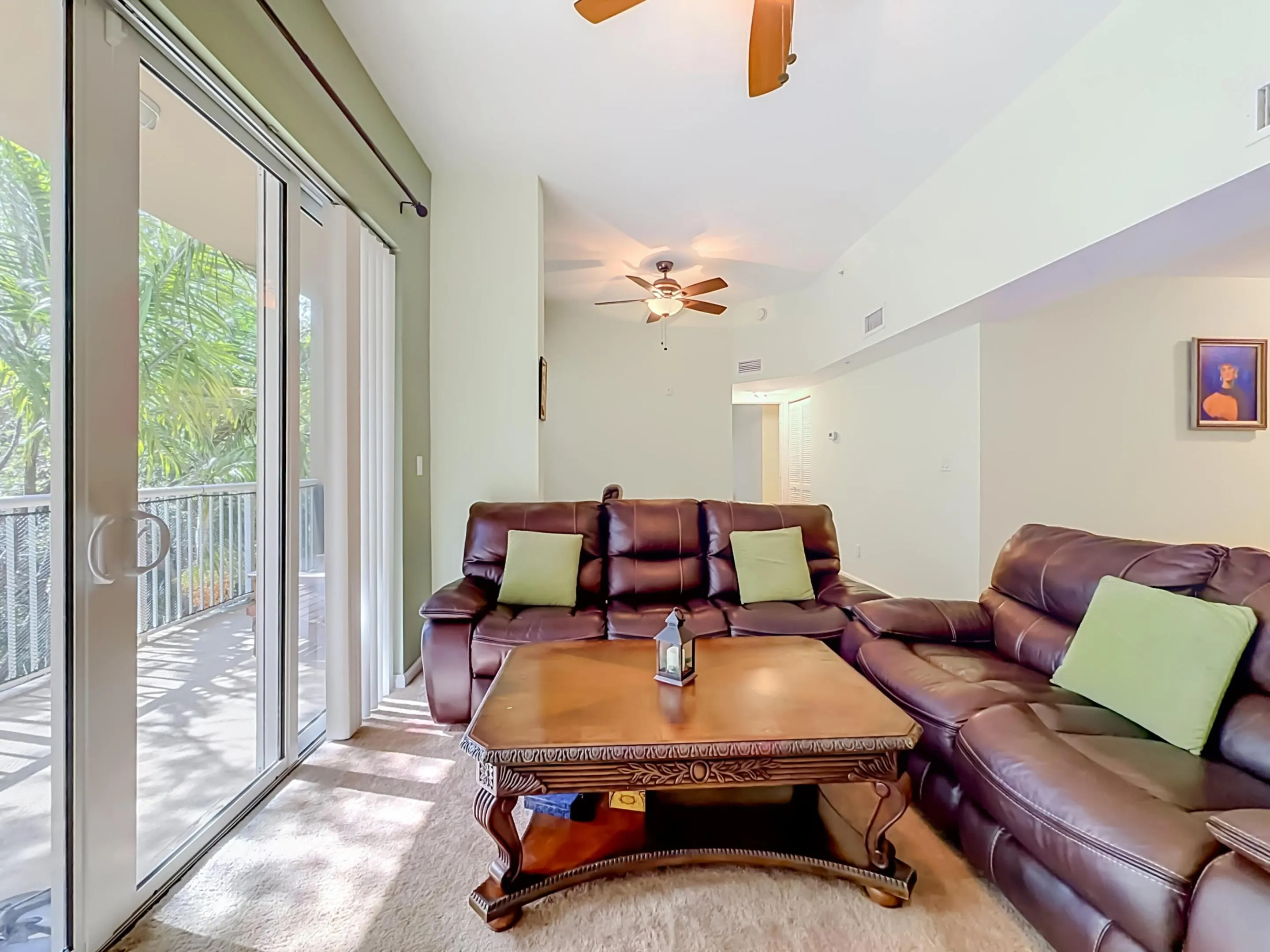 519 E SHERIDAN Street #4042