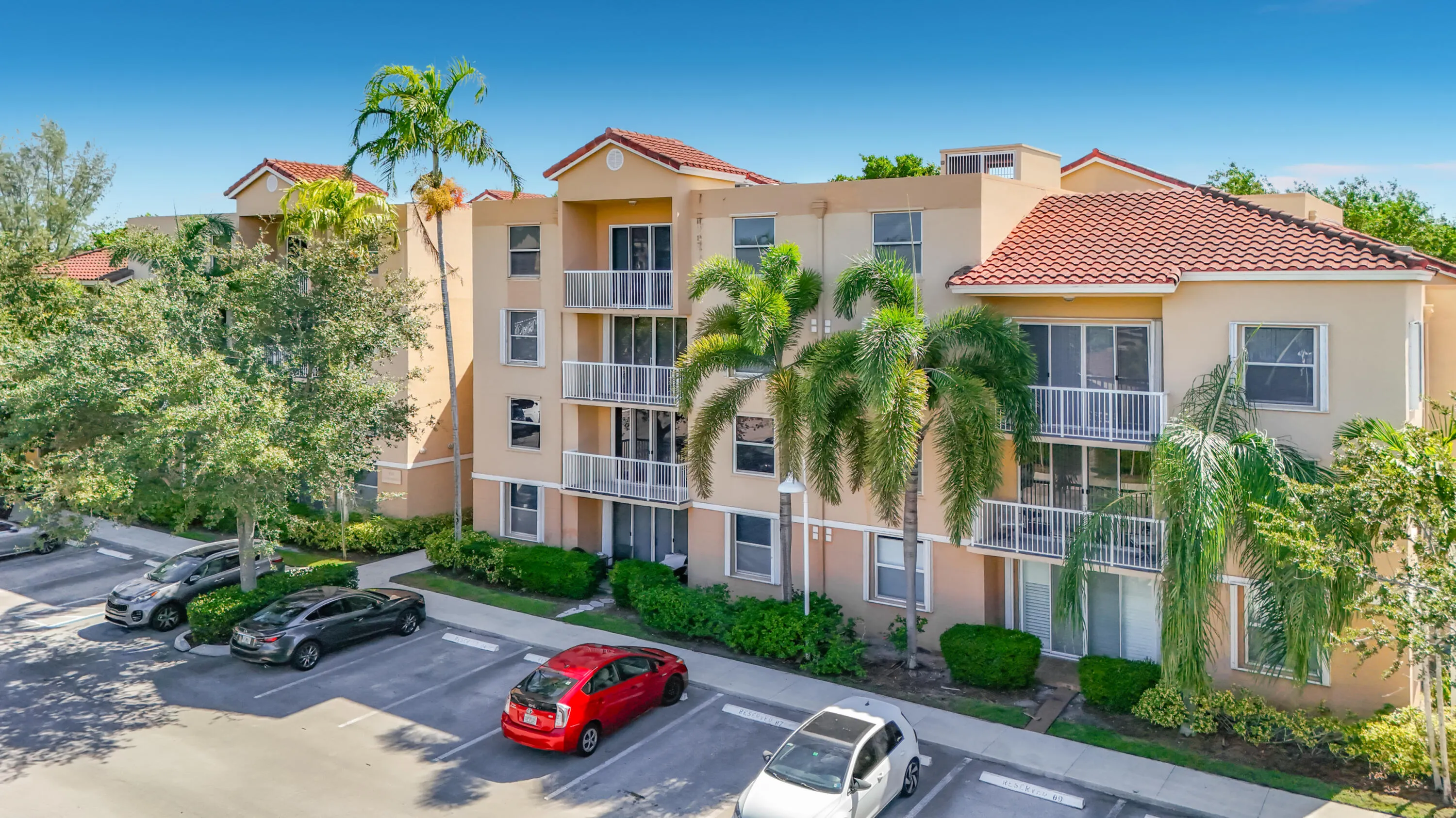 519 E SHERIDAN Street #4042