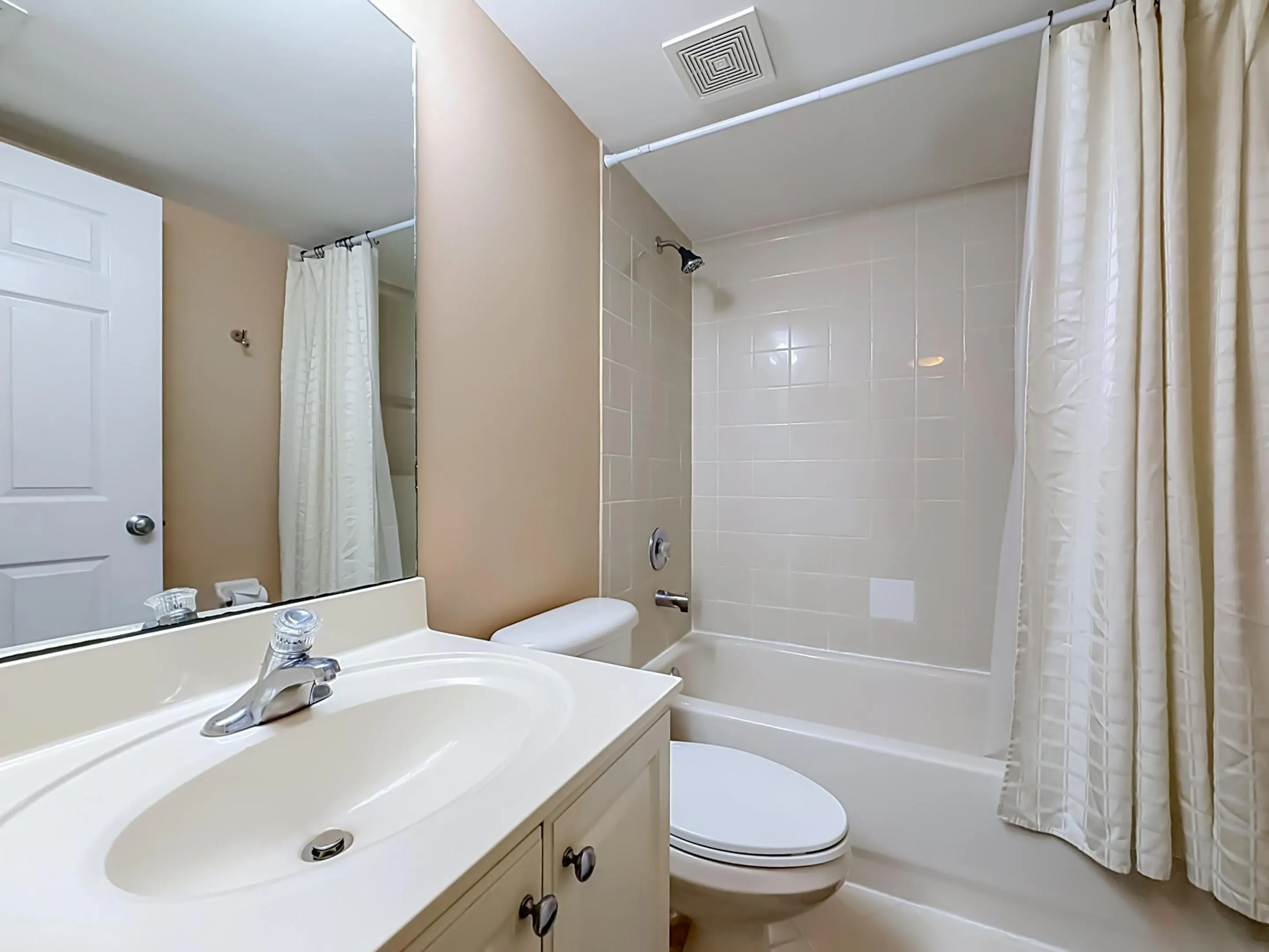 519 E SHERIDAN Street #4042