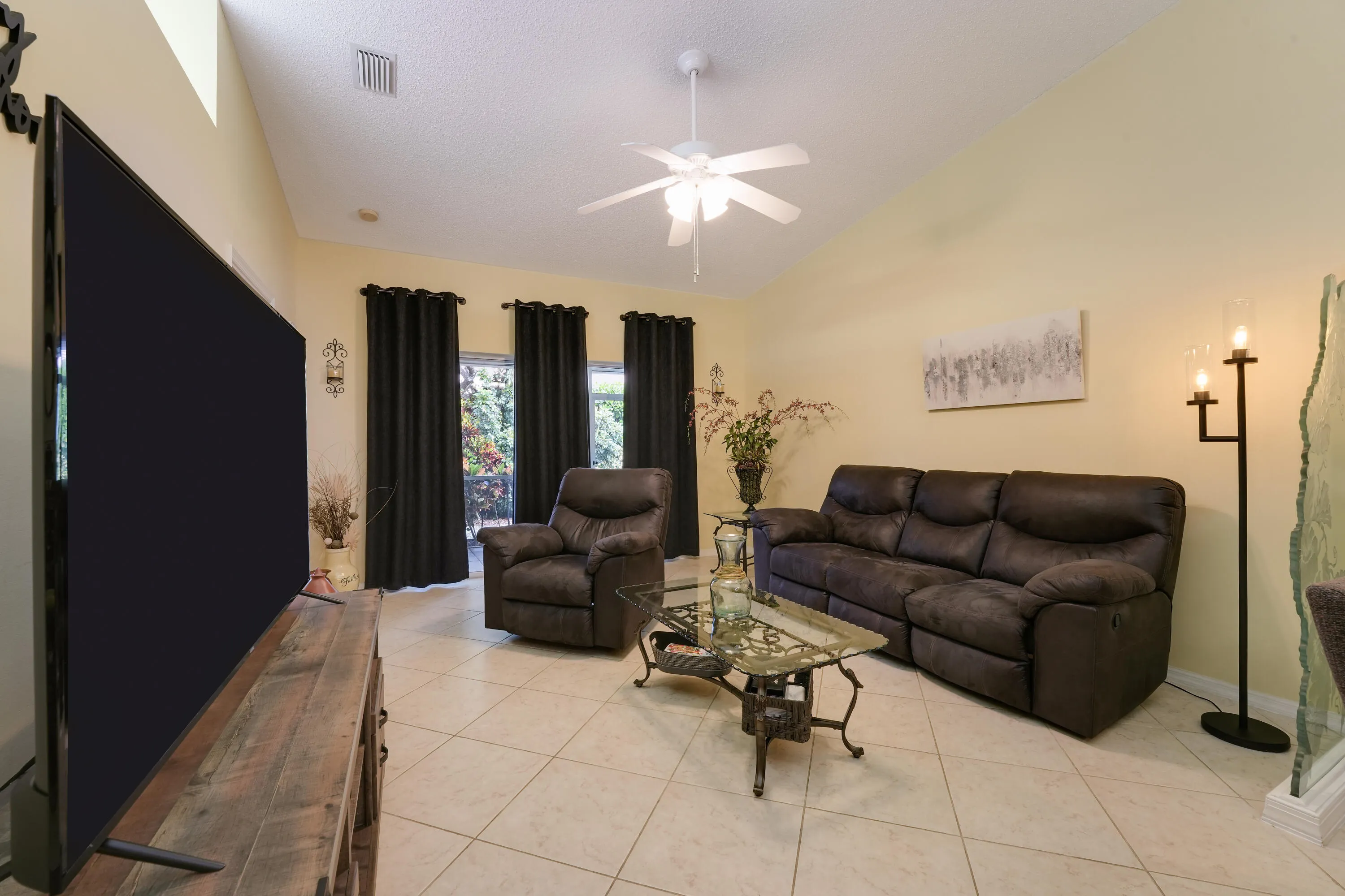8076 CORMYOUR Way