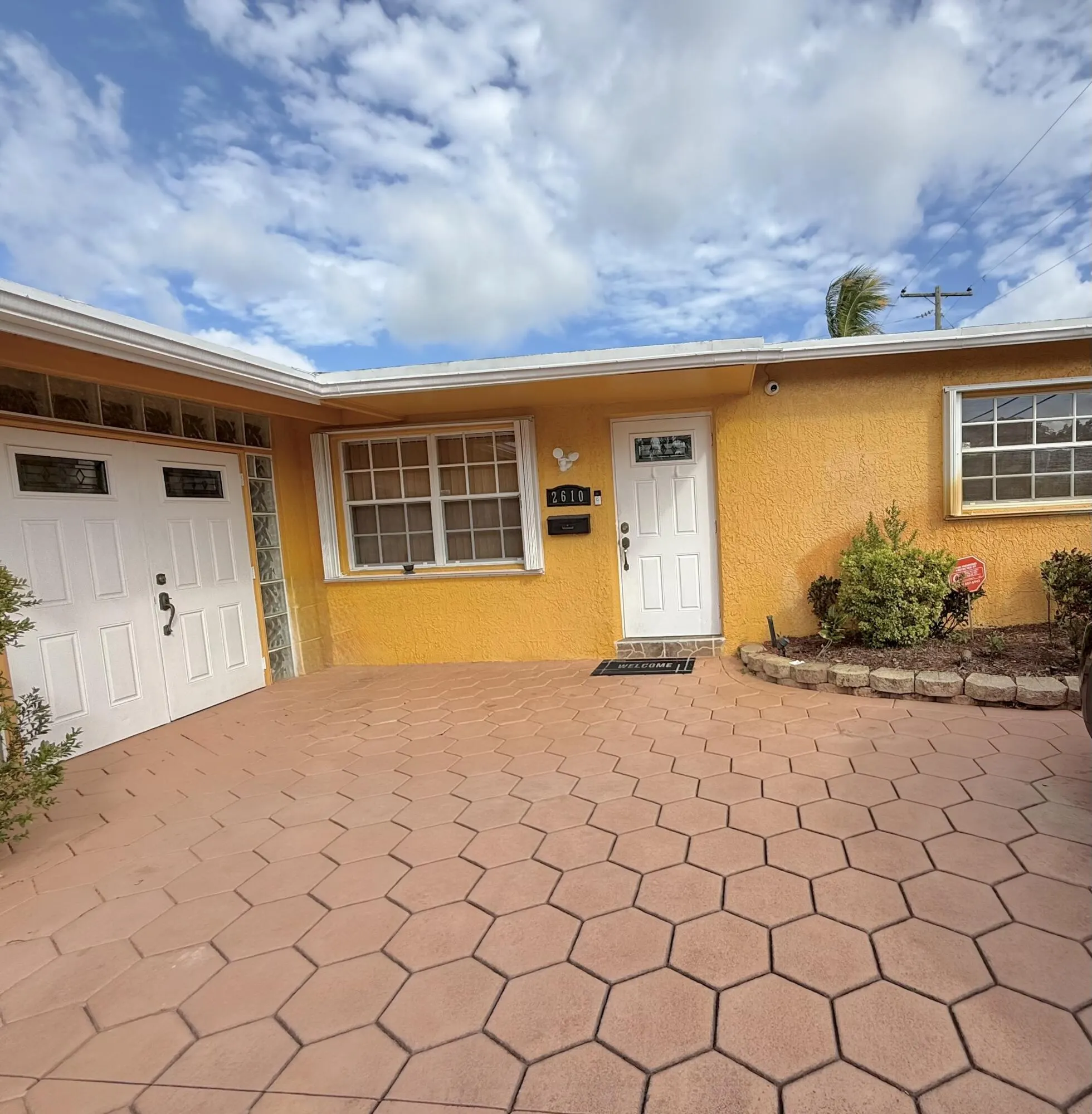 2610 NW 43RD Avenue