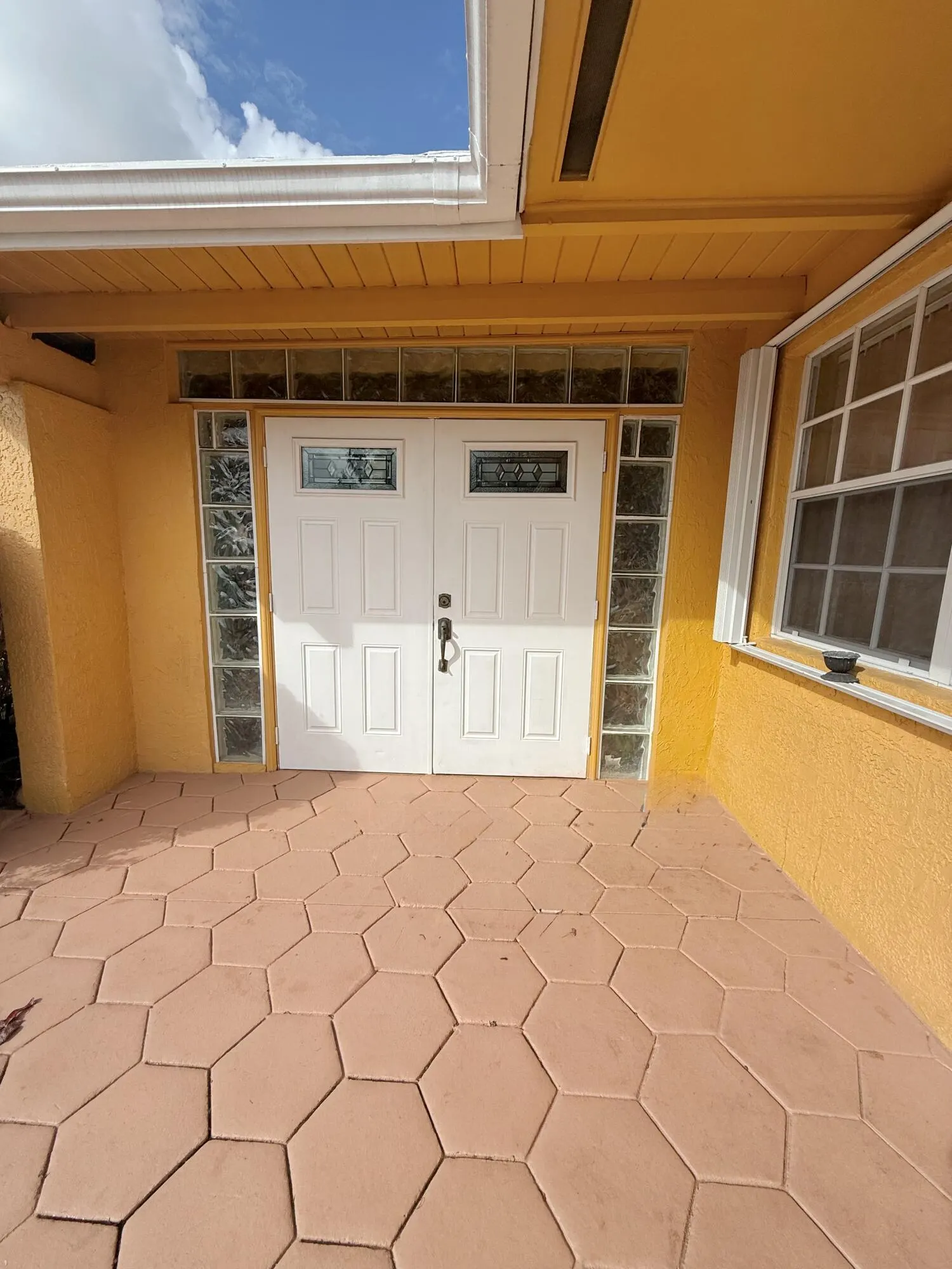 2610 NW 43RD Avenue