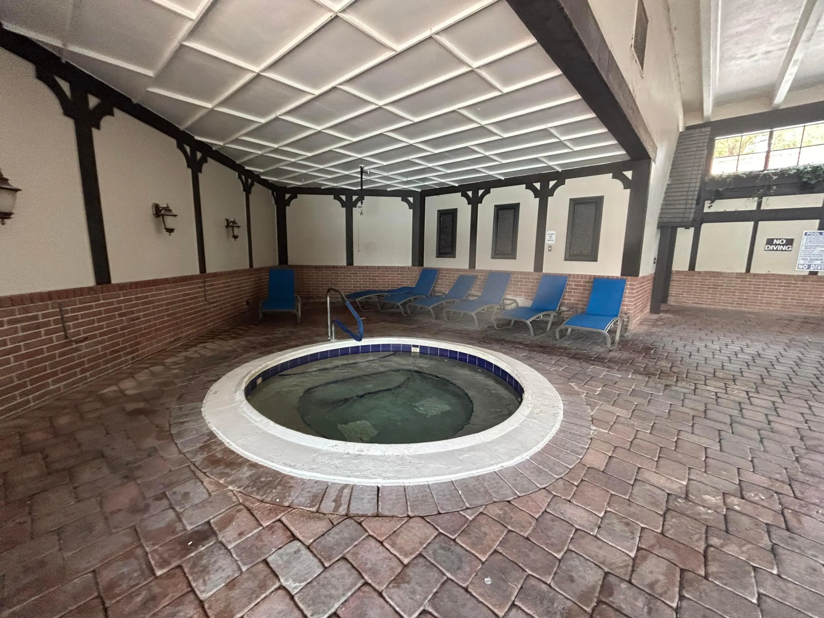 3710 INVERRARY Drive #2G
