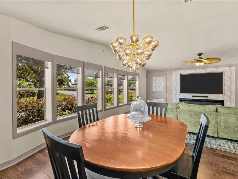 3064 Eagle'S Nest Way