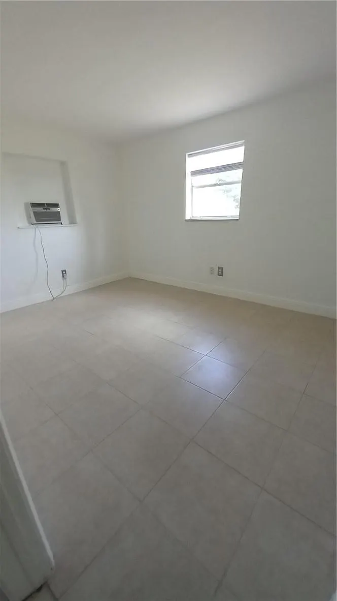 330 NW 38TH Street