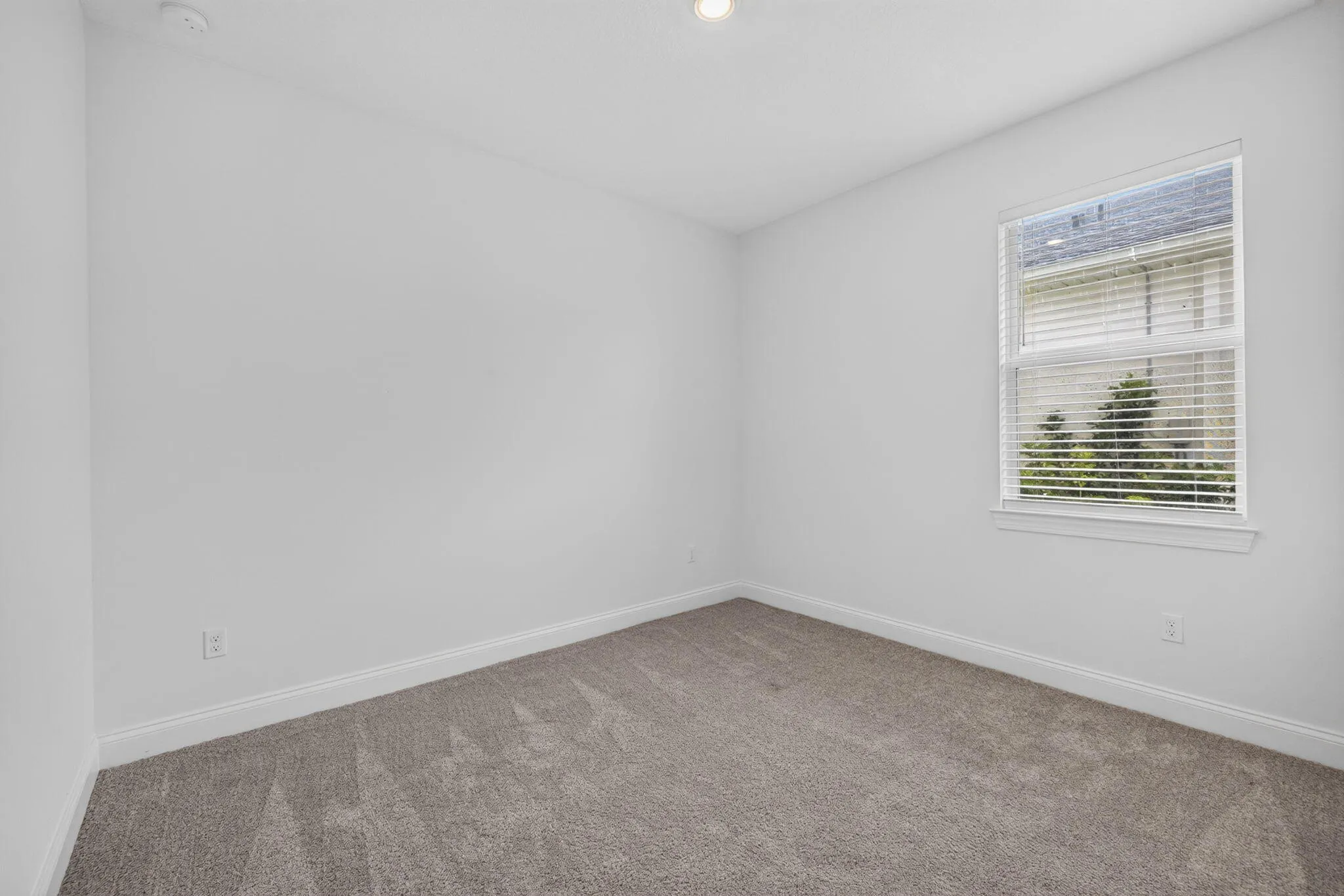 8666 DAHLIA Circle