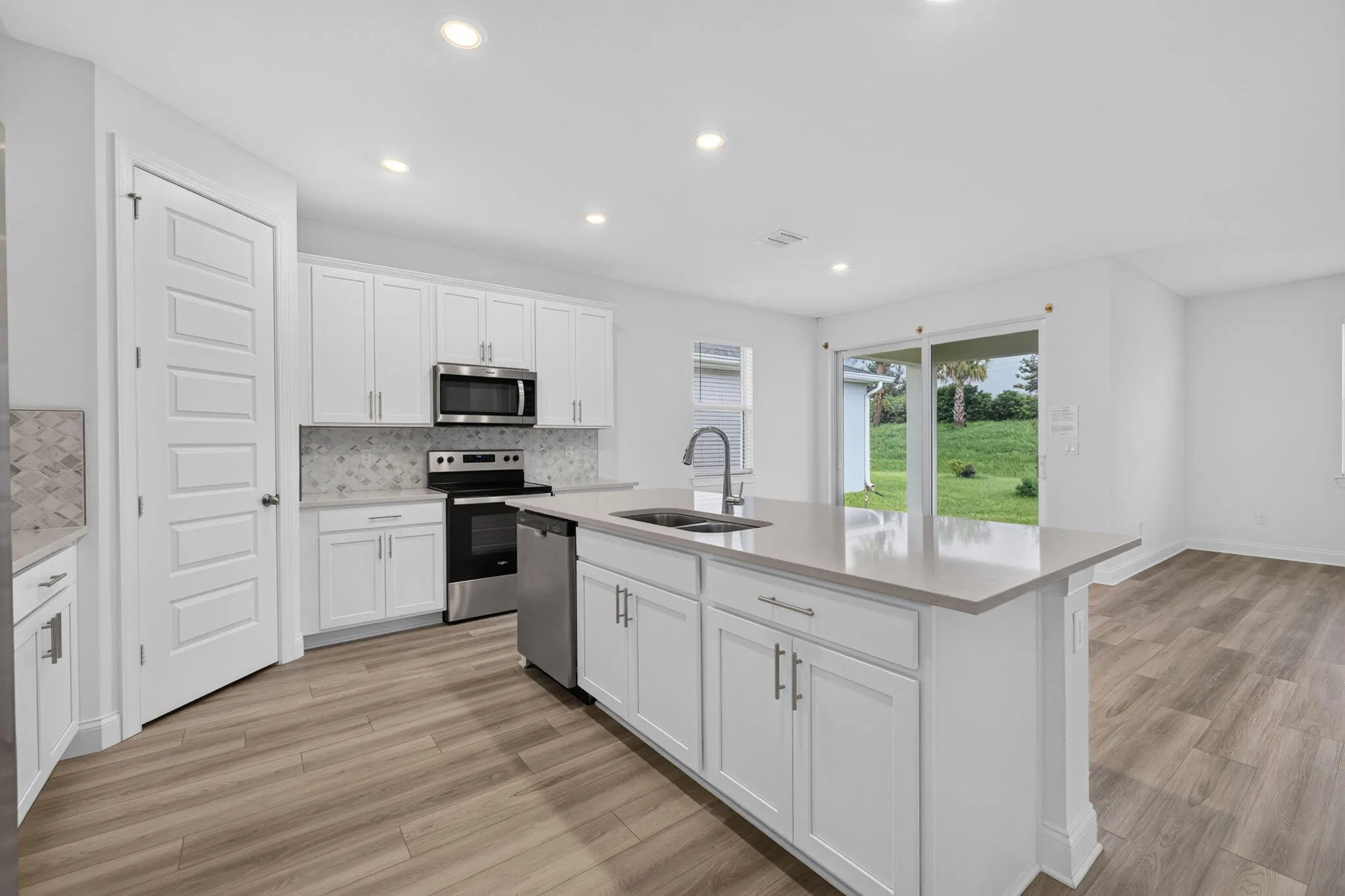 8666 DAHLIA Circle
