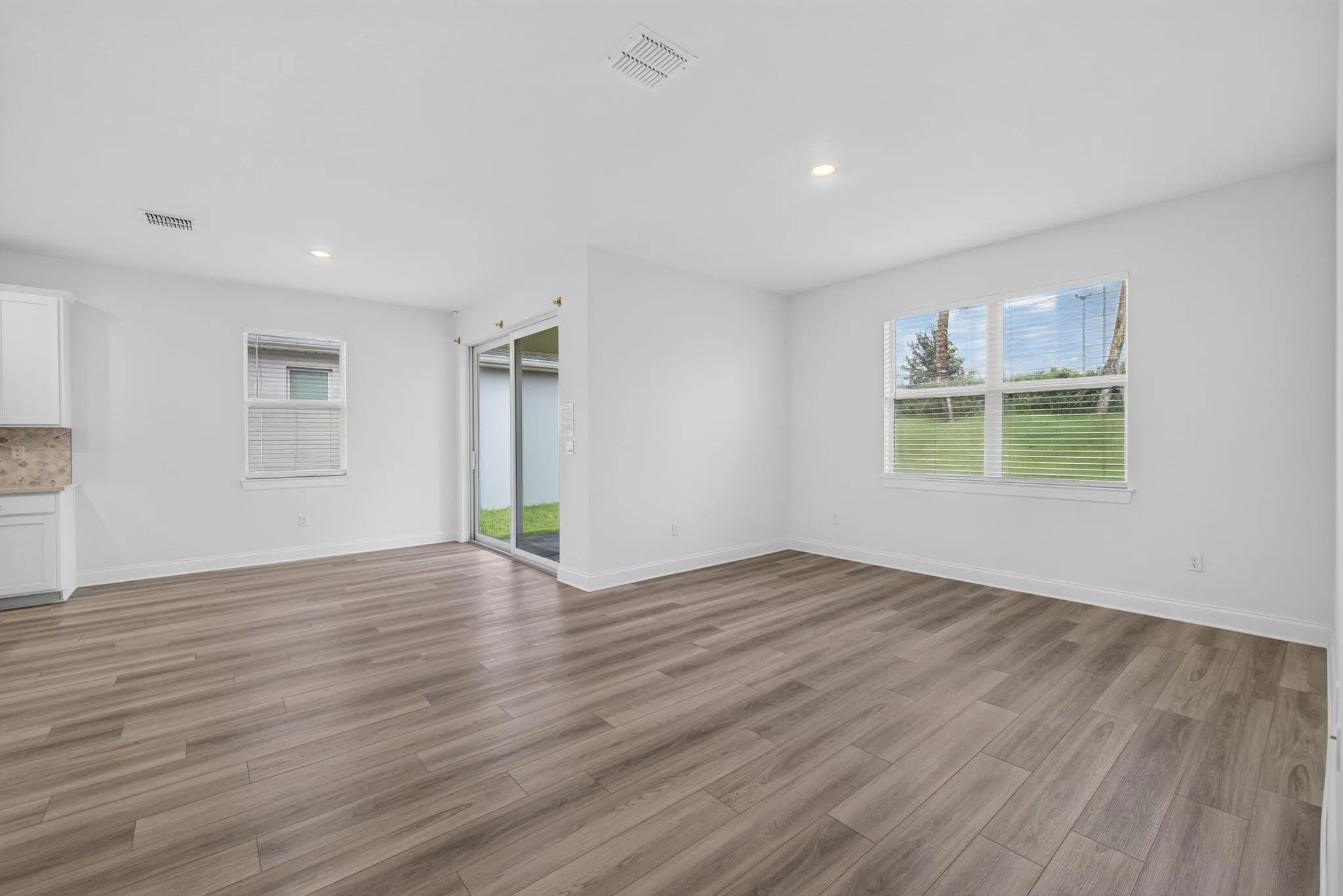 8666 DAHLIA Circle