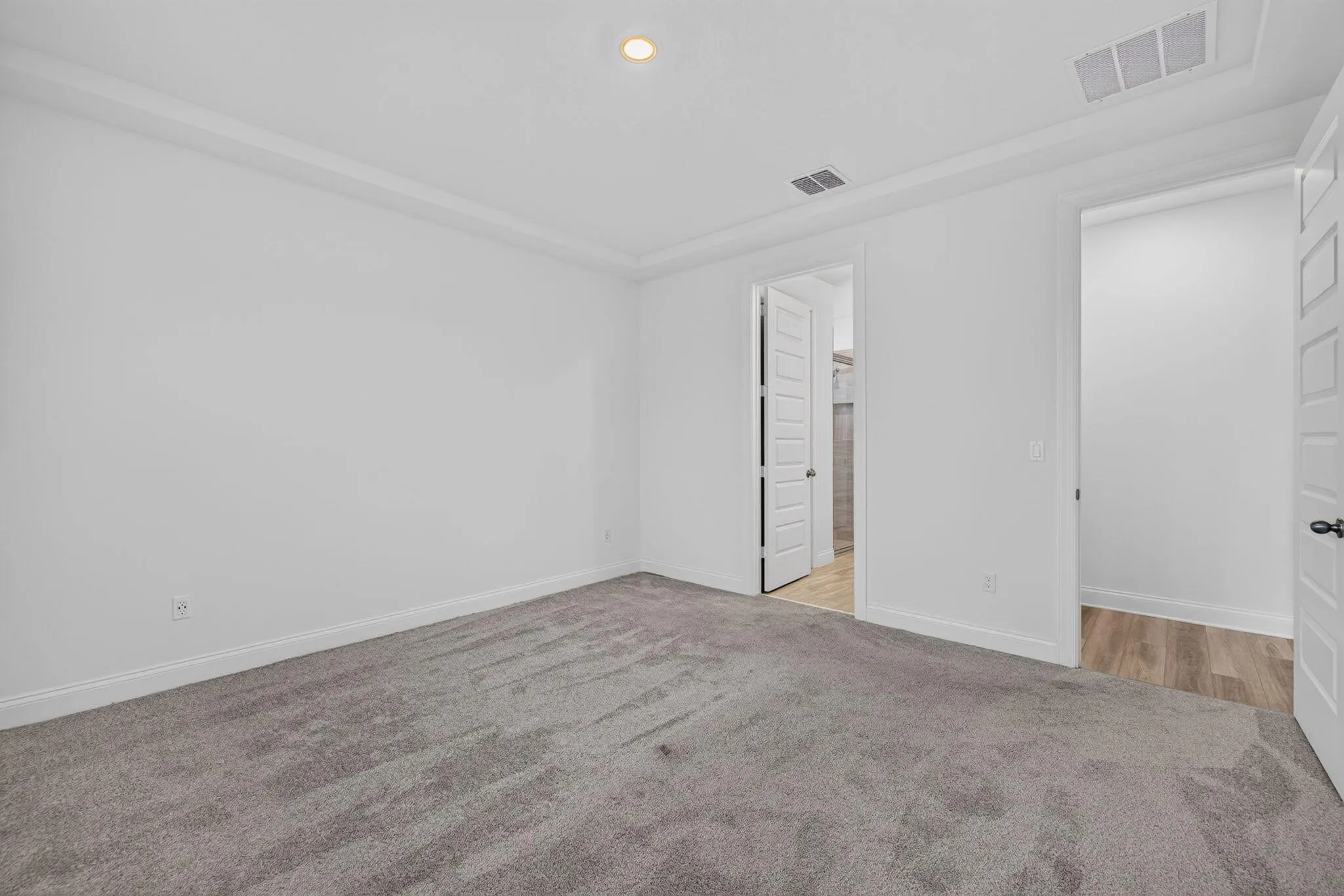 8666 DAHLIA Circle