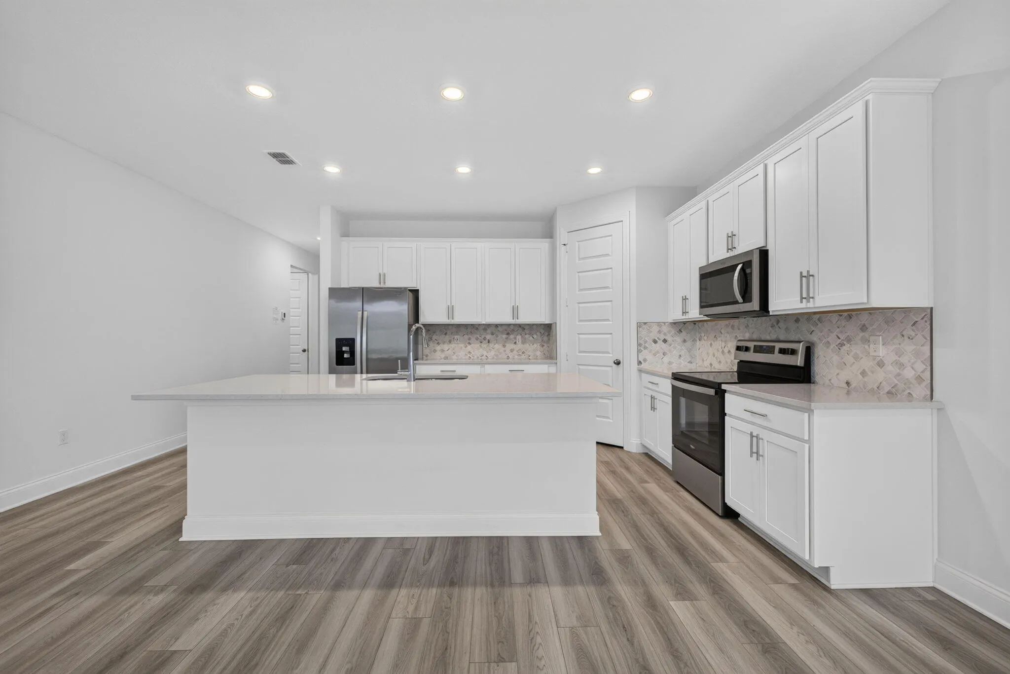 8666 DAHLIA Circle