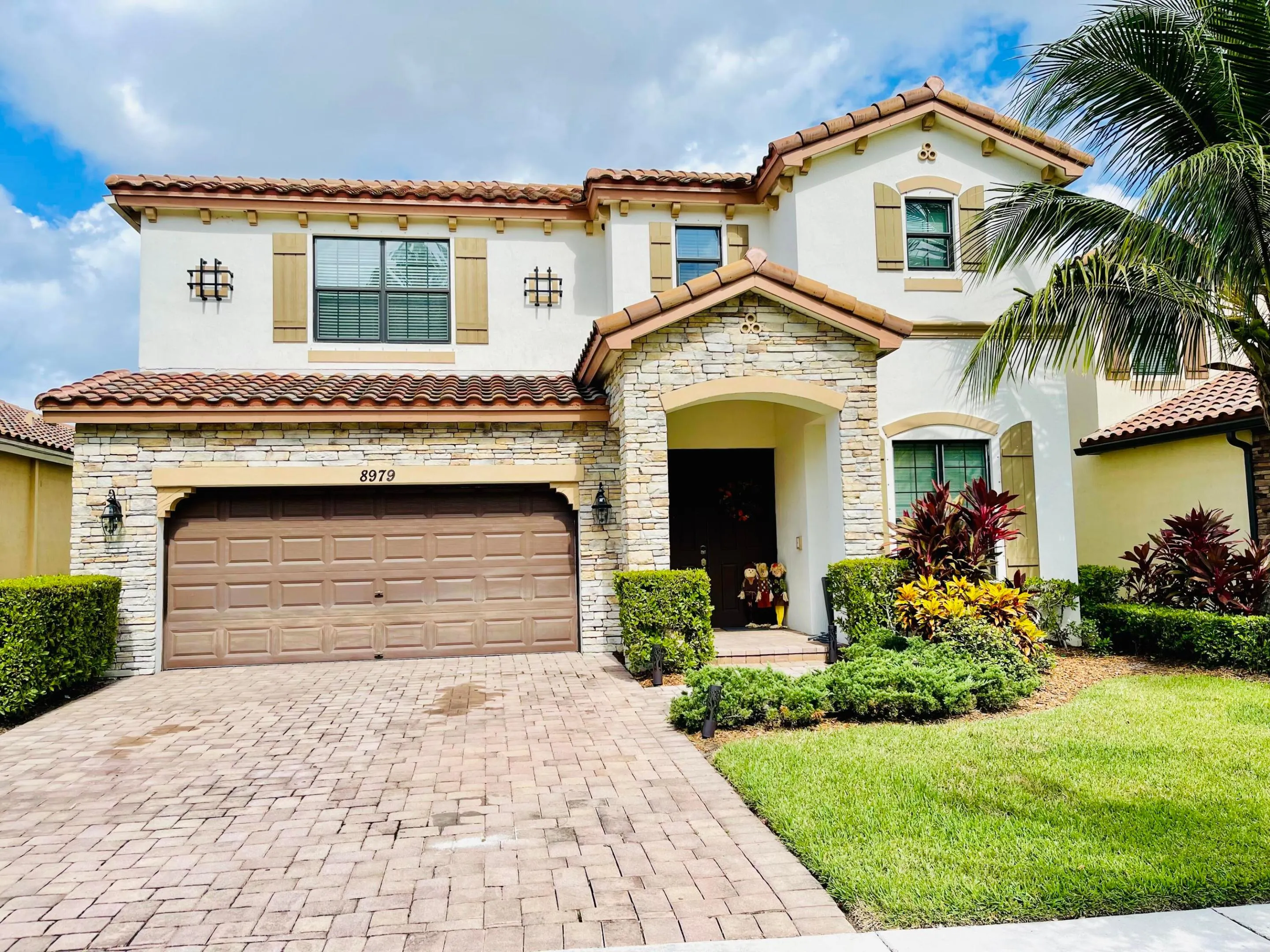 8979 Gulf Run Way