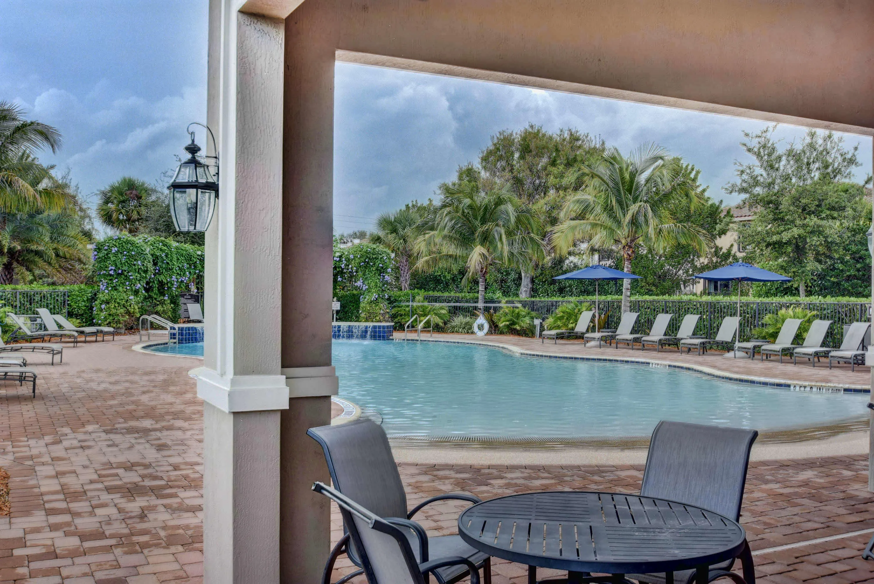 8979 Gulf Run Way