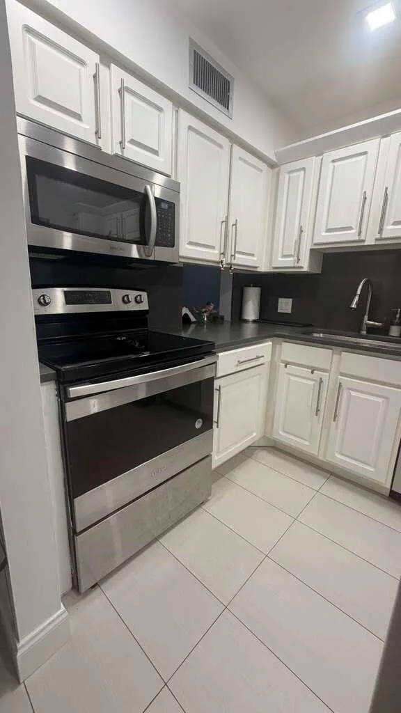 4284 DESTE Court #304