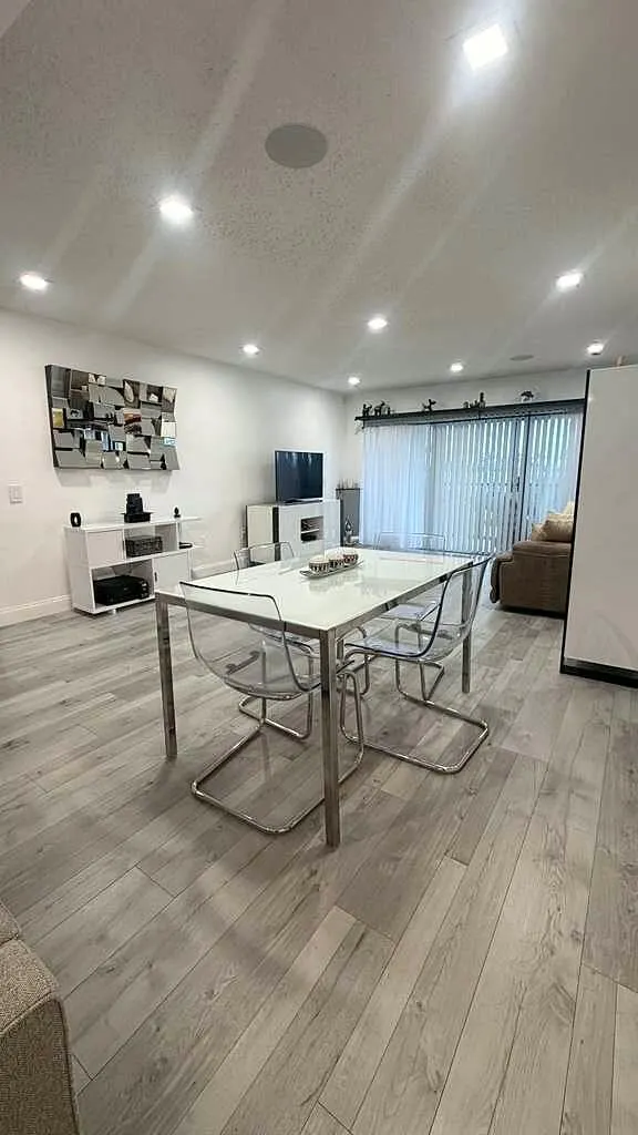 4284 DESTE Court #304