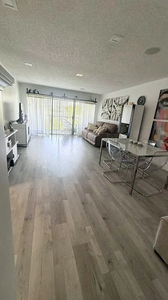 4284 DESTE Court #304