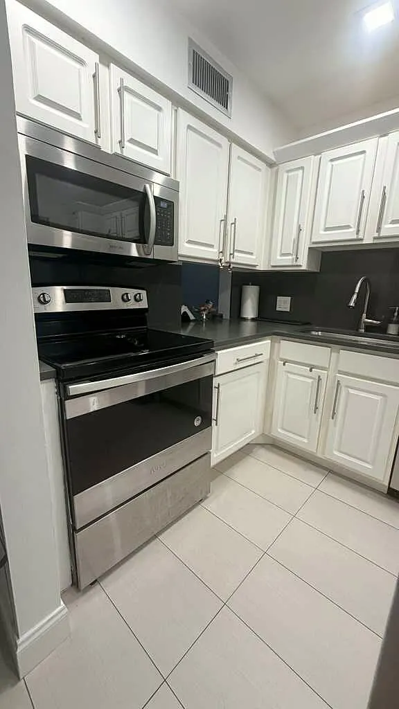 4284 DESTE Court #304
