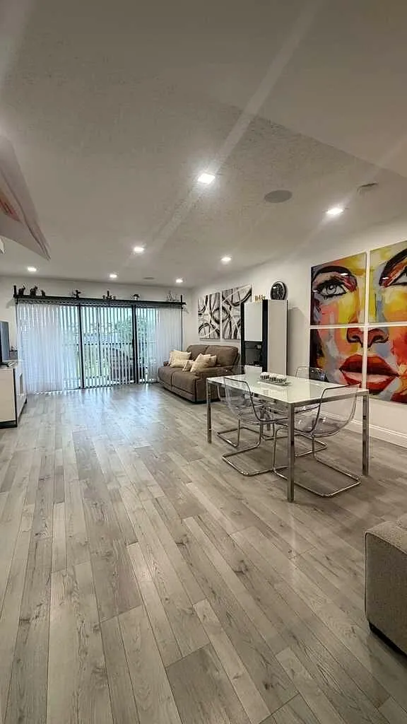 4284 DESTE Court #304