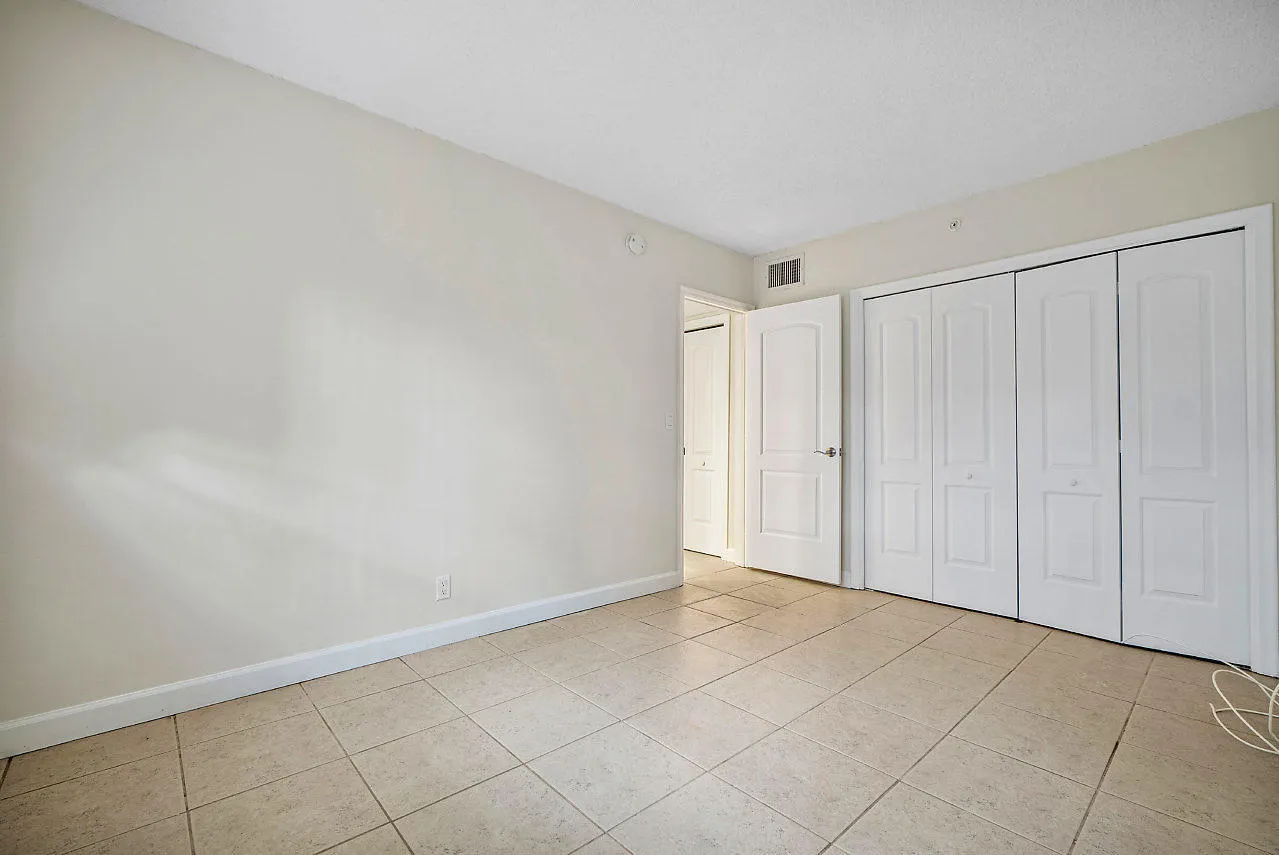 701 NE 7TH Avenue #2