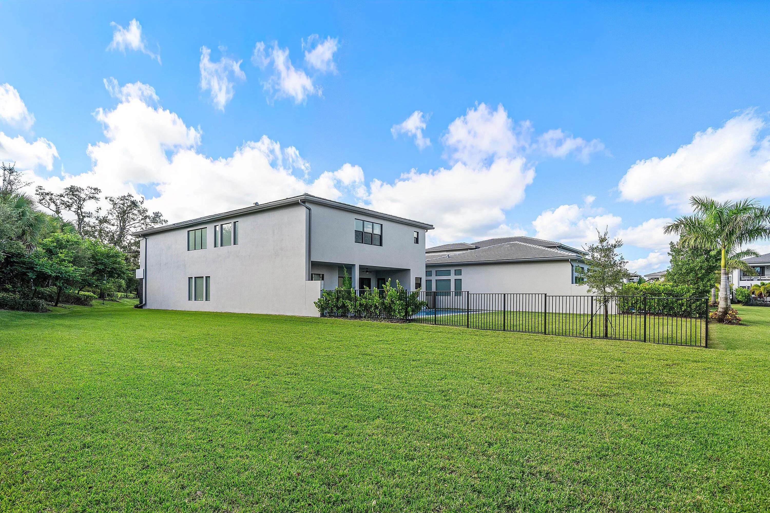 8209 ESSEX COUNTRY CLUB Drive