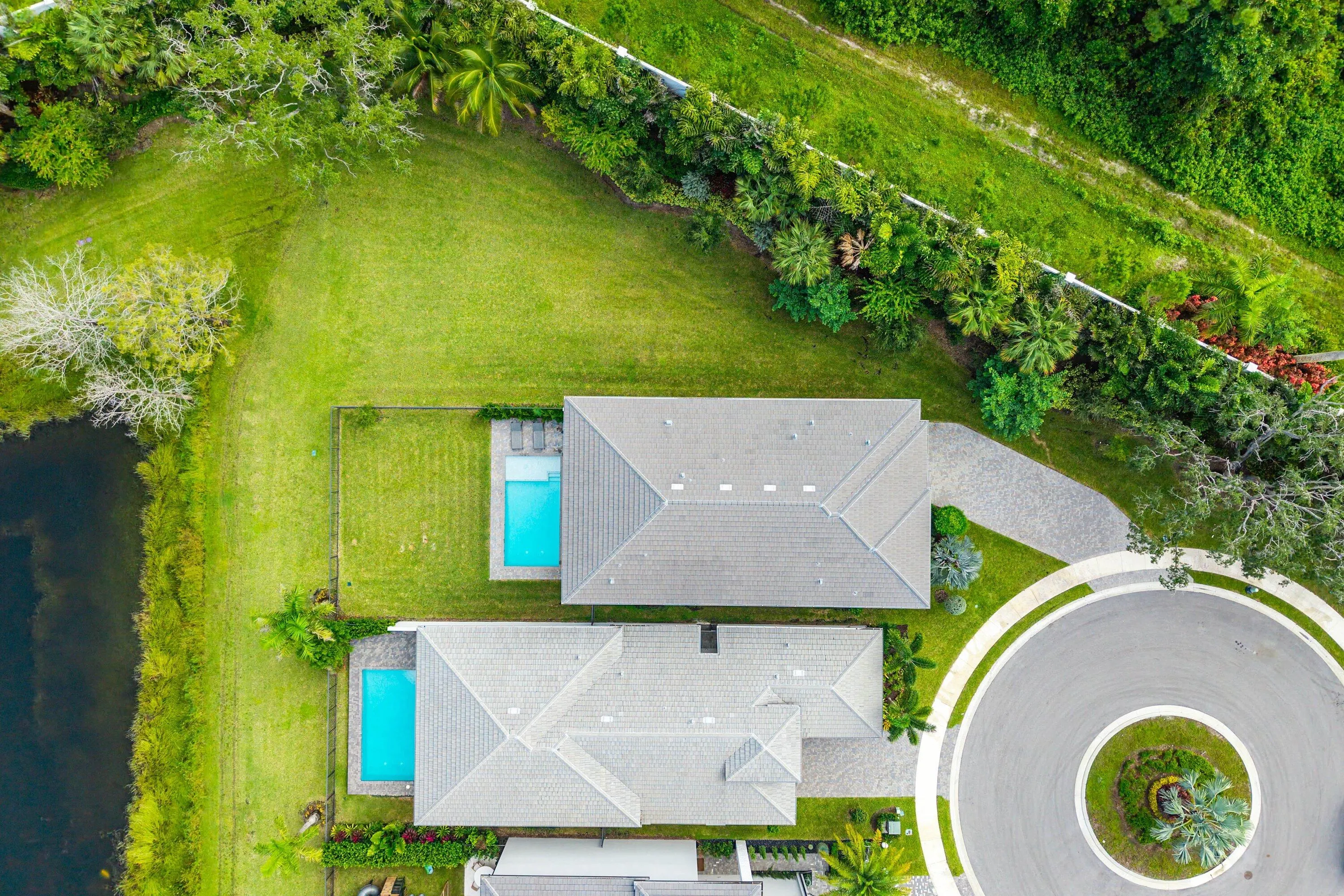 8209 ESSEX COUNTRY CLUB Drive