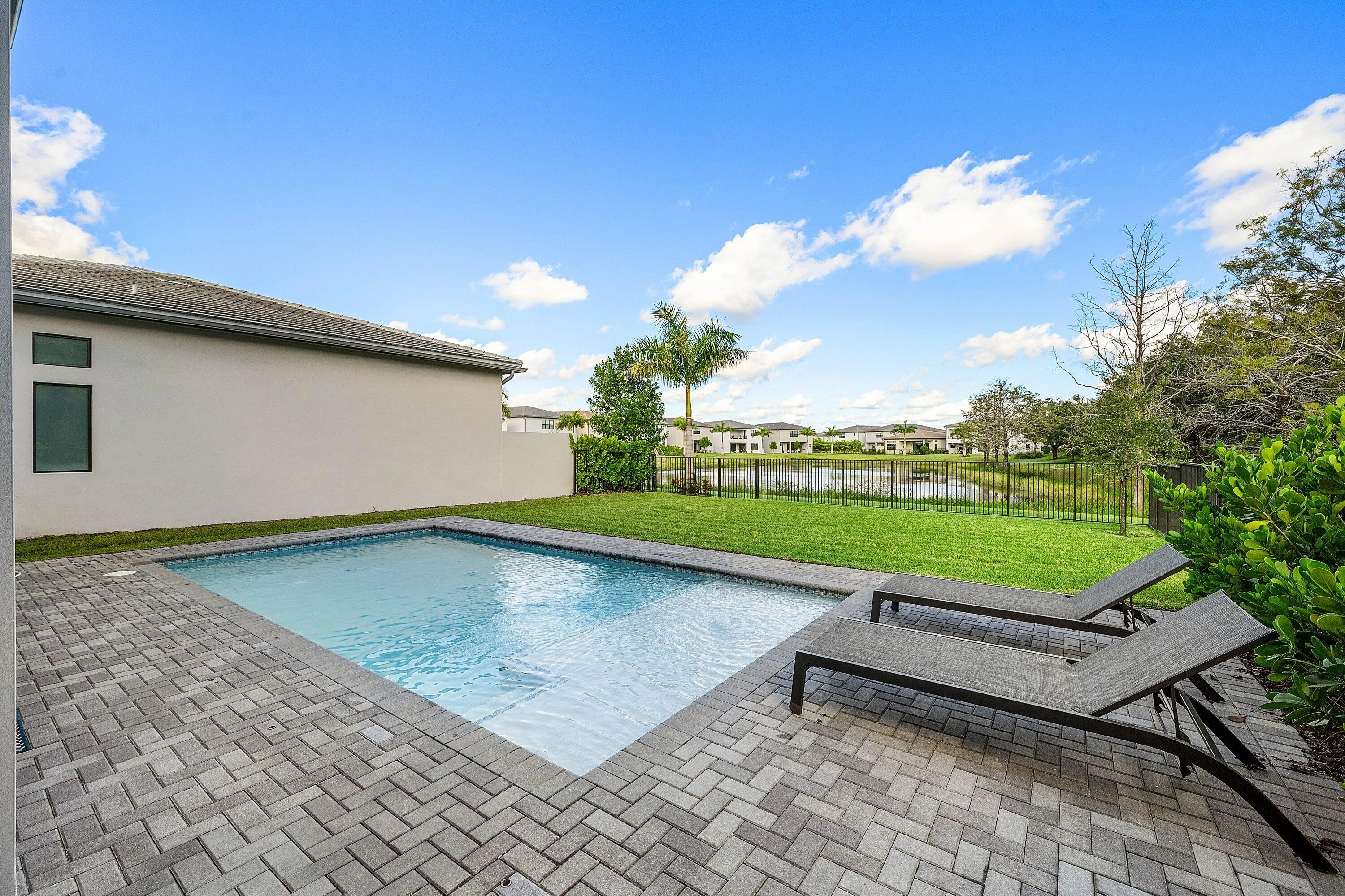 8209 ESSEX COUNTRY CLUB Drive