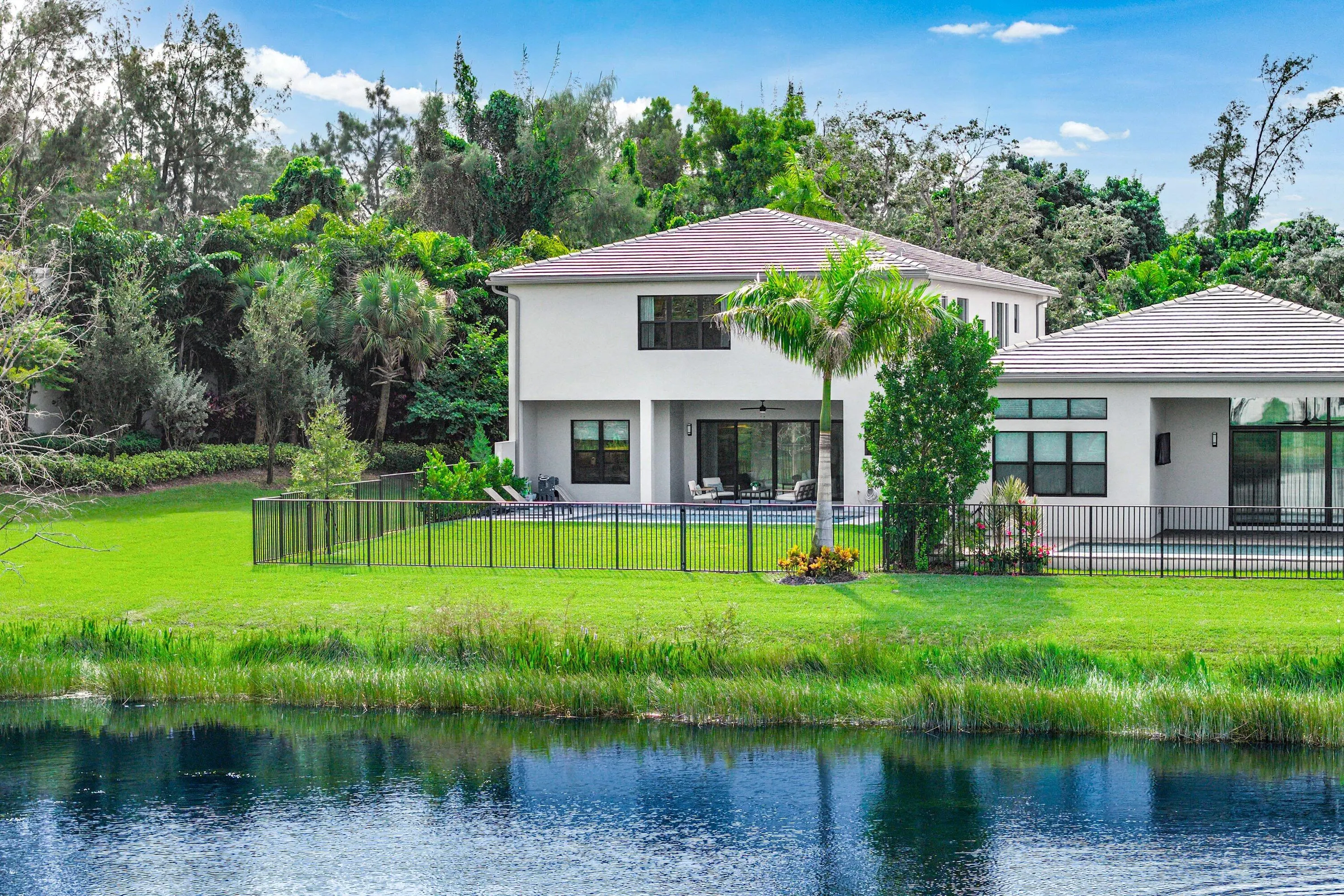 8209 ESSEX COUNTRY CLUB Drive