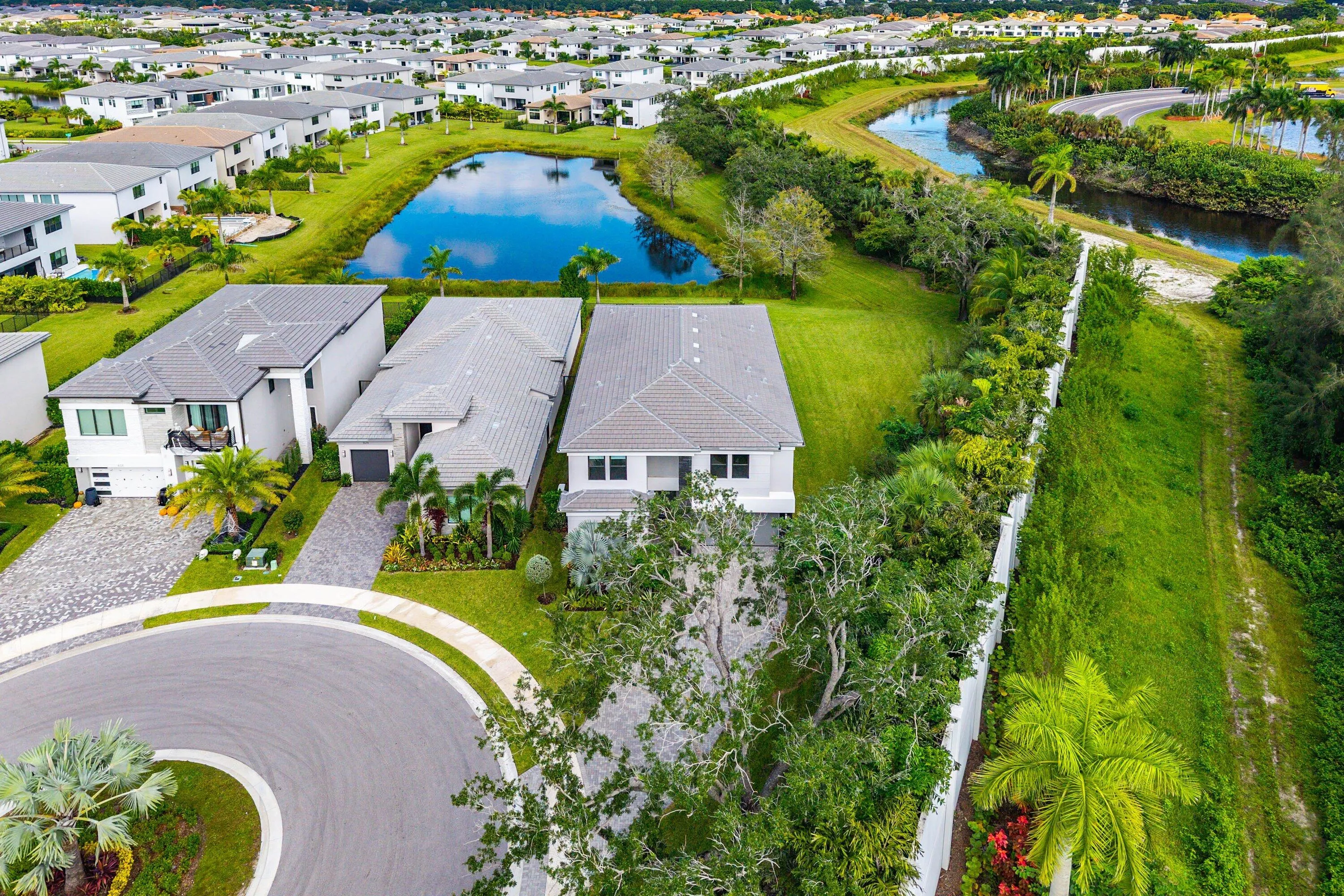 8209 ESSEX COUNTRY CLUB Drive
