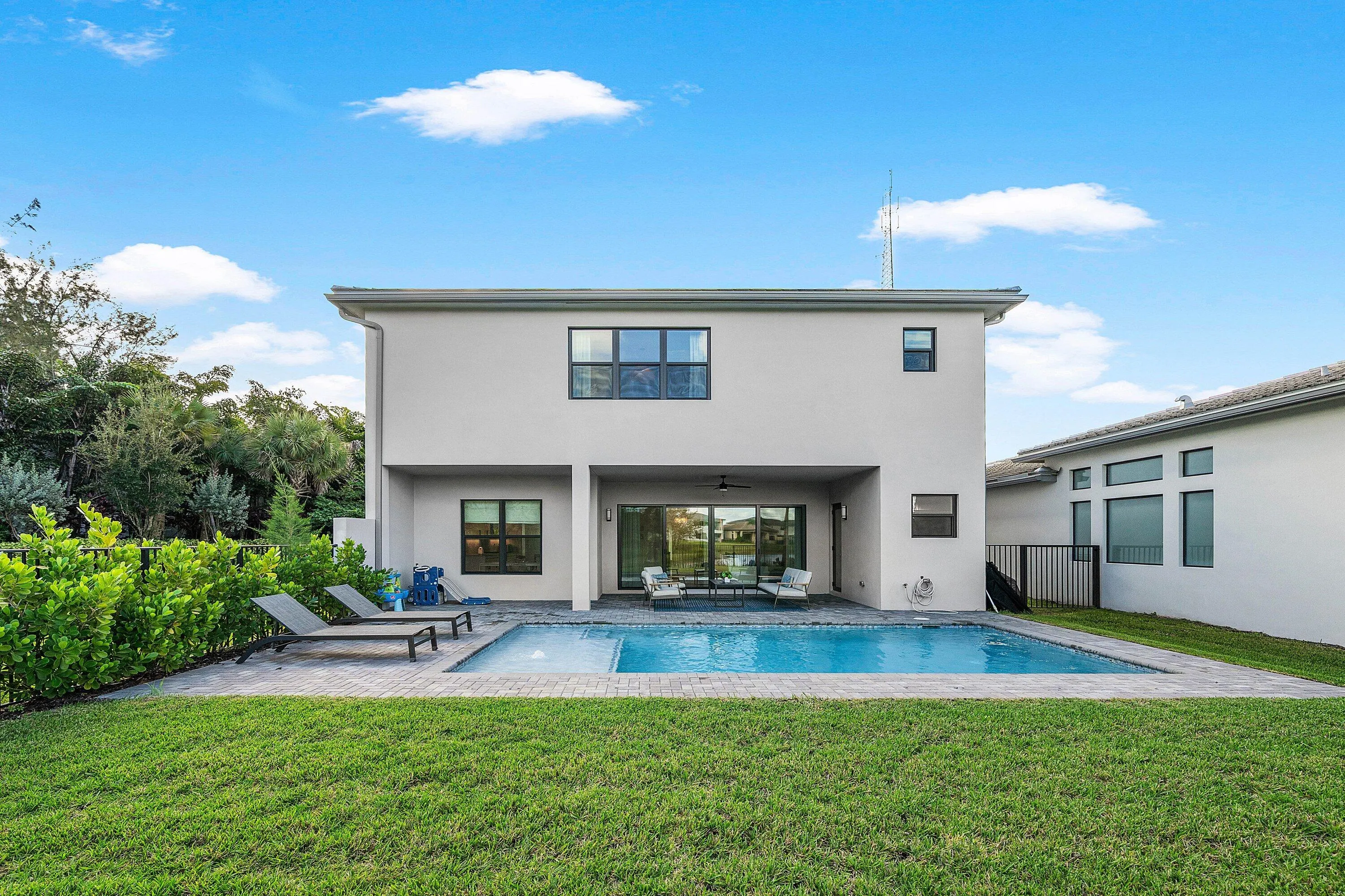 8209 ESSEX COUNTRY CLUB Drive