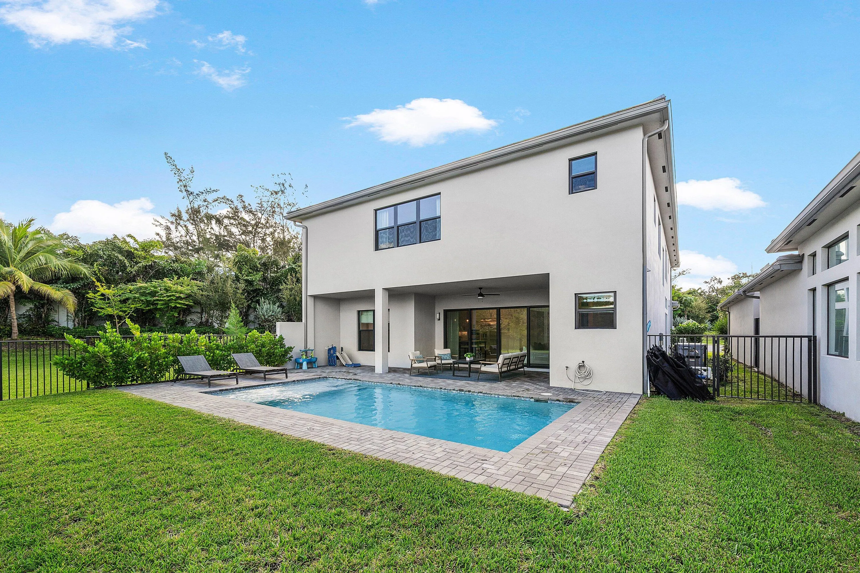 8209 ESSEX COUNTRY CLUB Drive