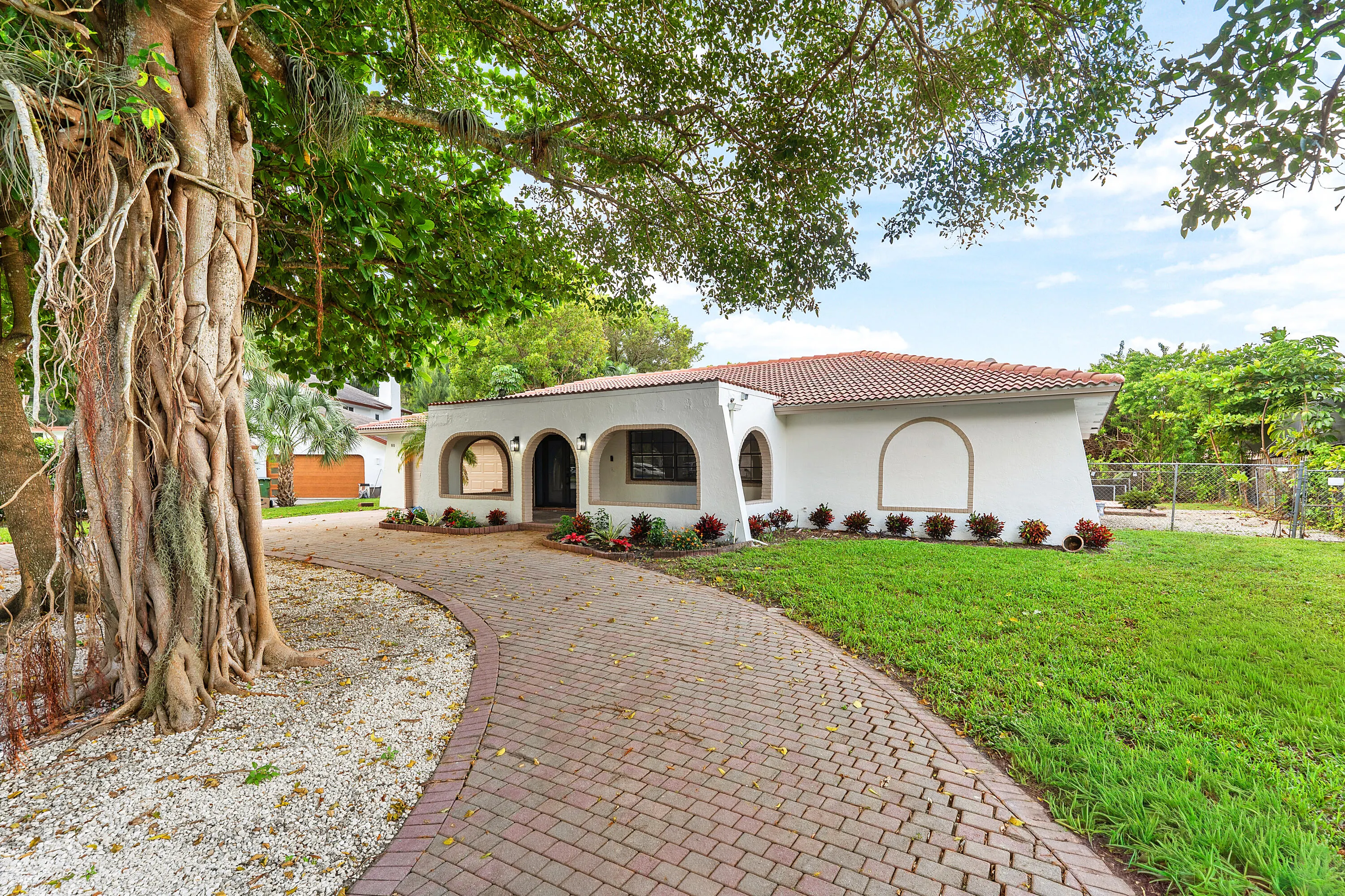 80 W PALM Drive
