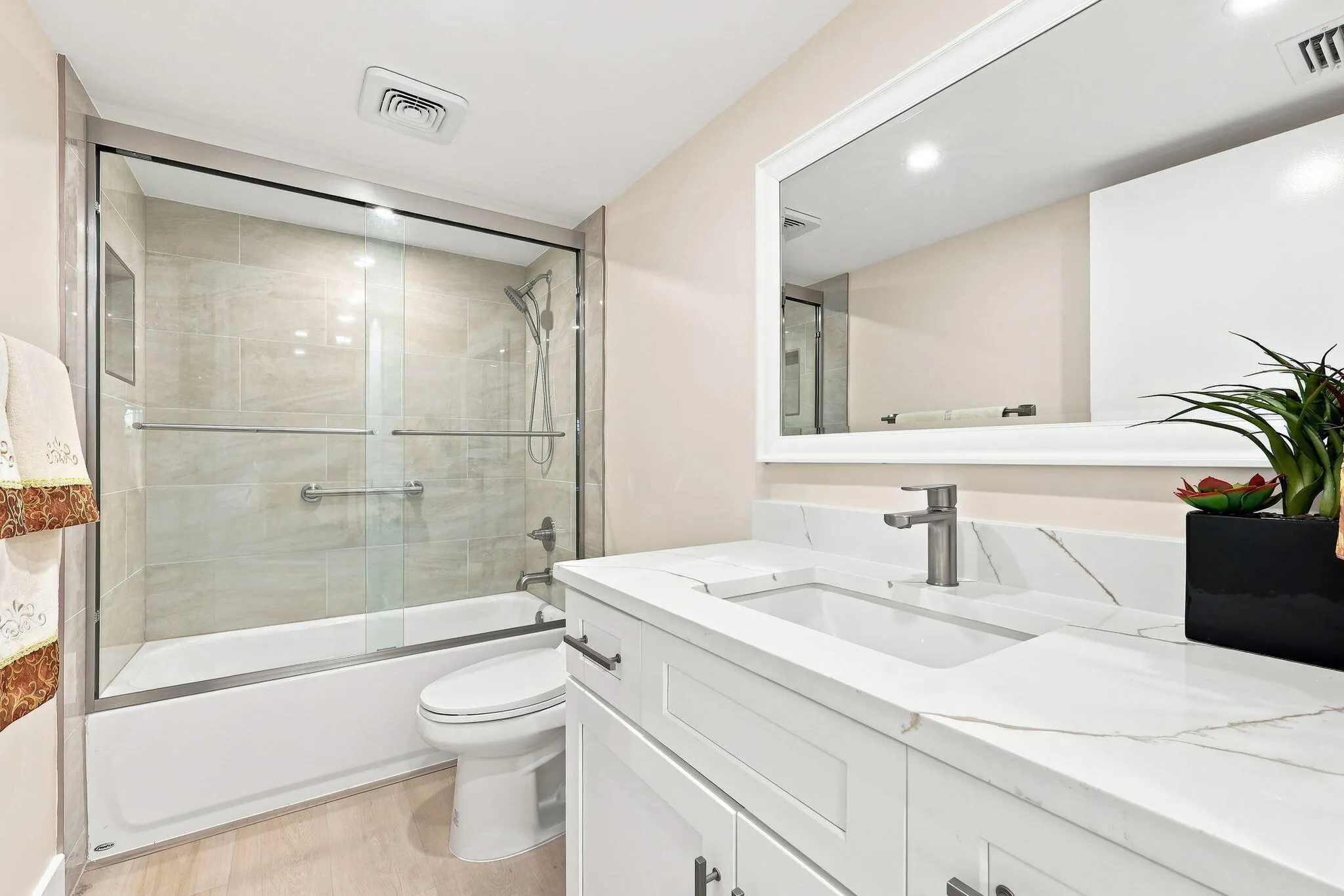 15456 PEMBRIDGE Drive #111