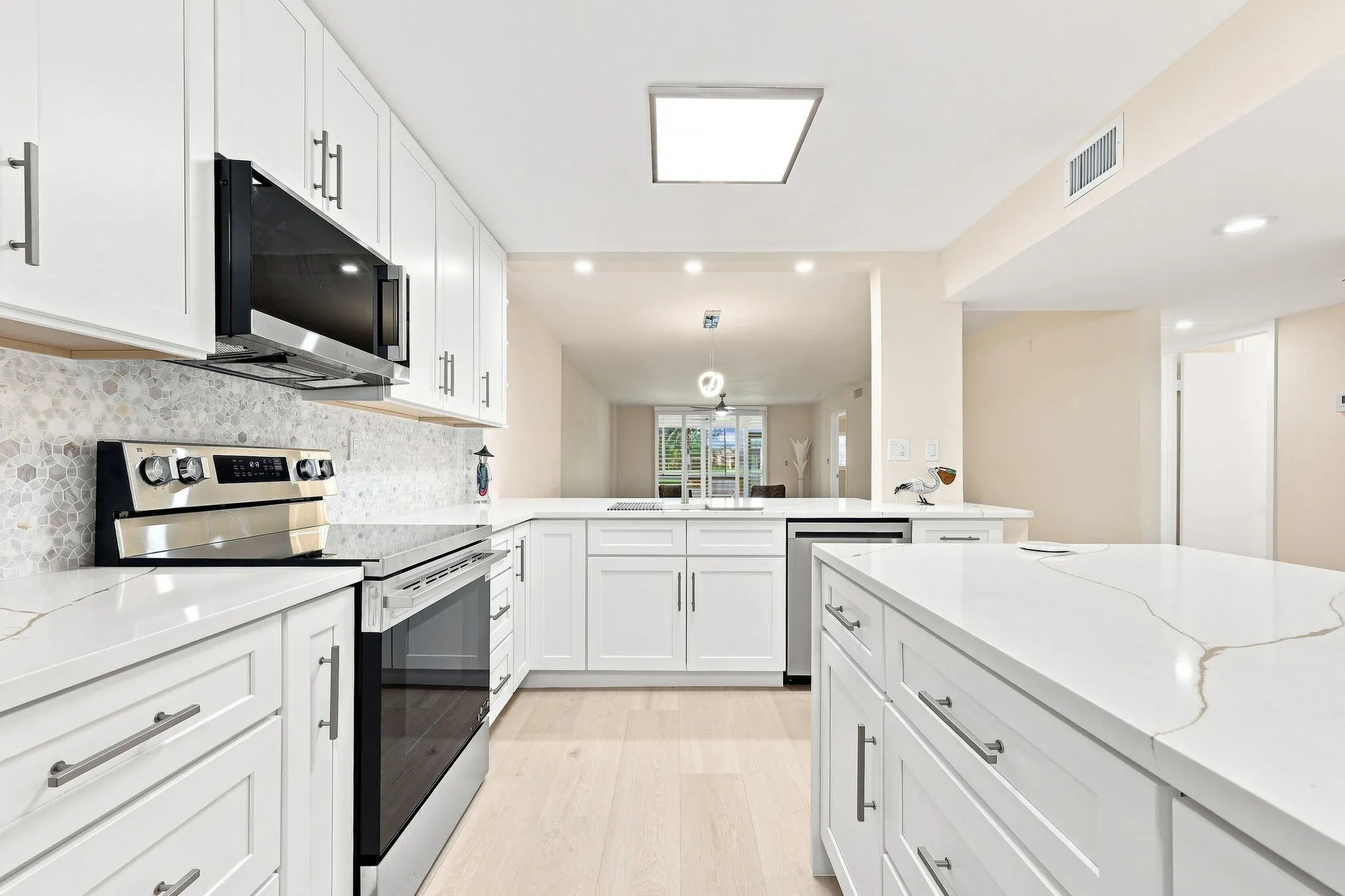 15456 PEMBRIDGE Drive #111