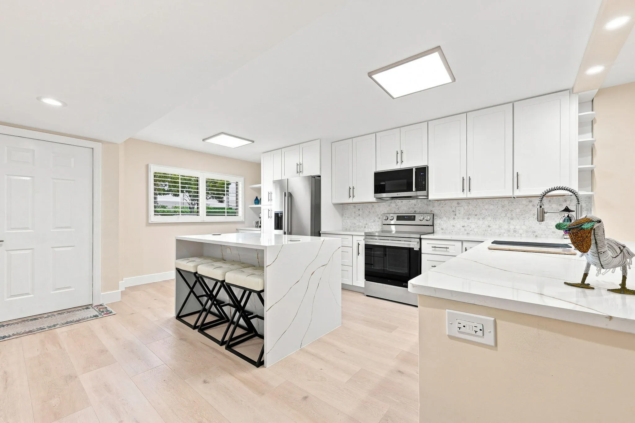 15456 PEMBRIDGE Drive #111