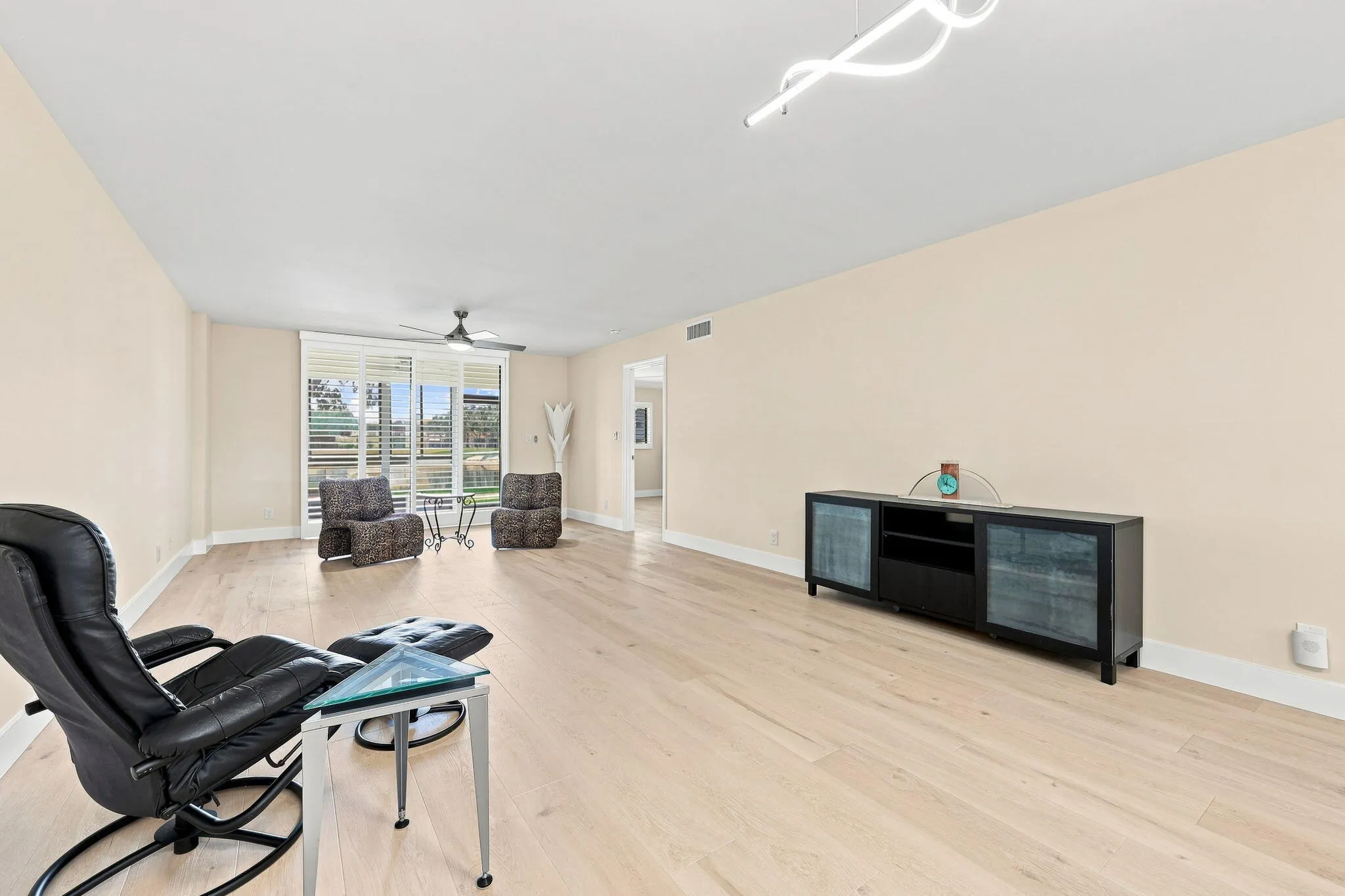 15456 PEMBRIDGE Drive #111