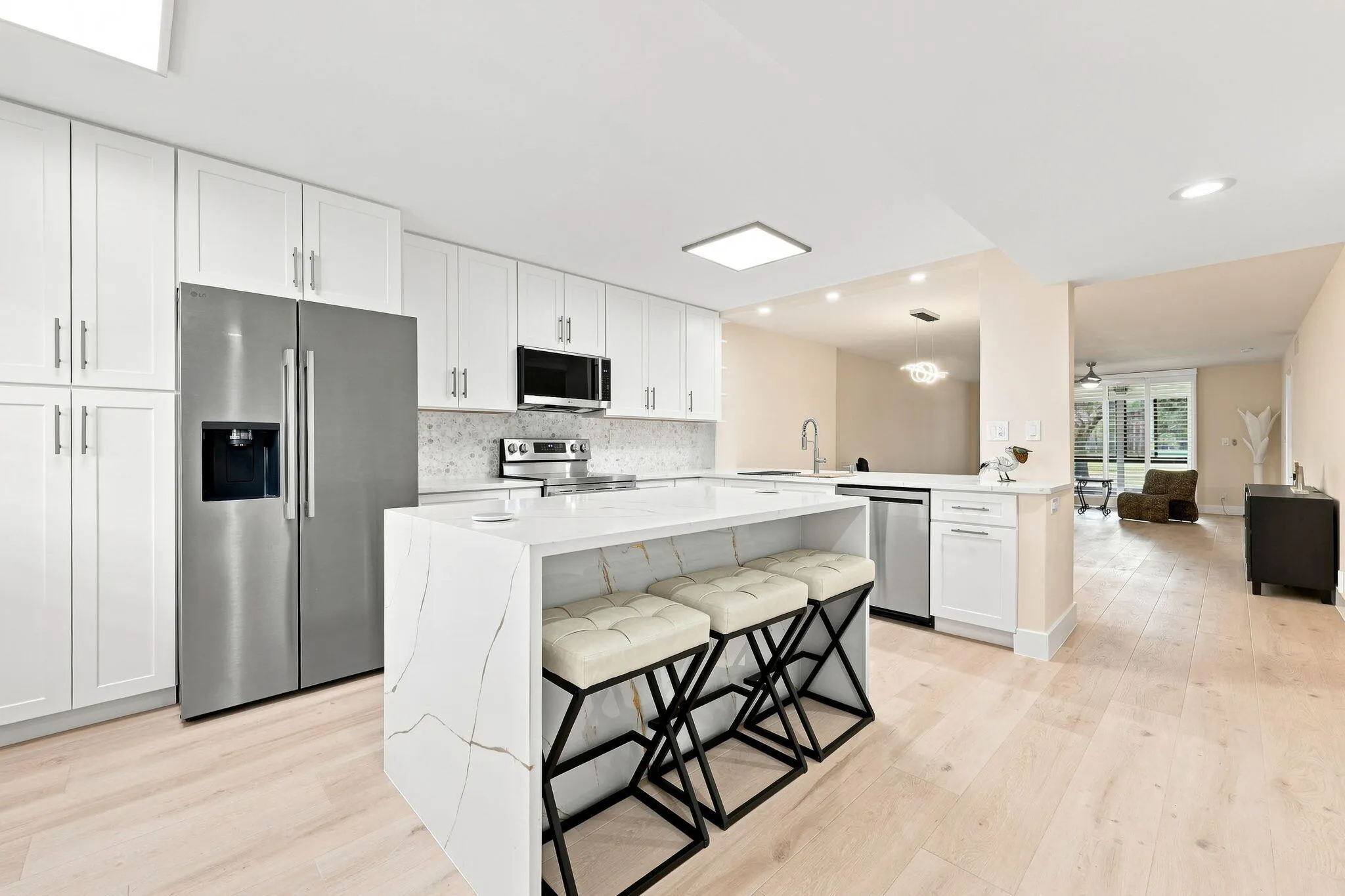 15456 PEMBRIDGE Drive #111