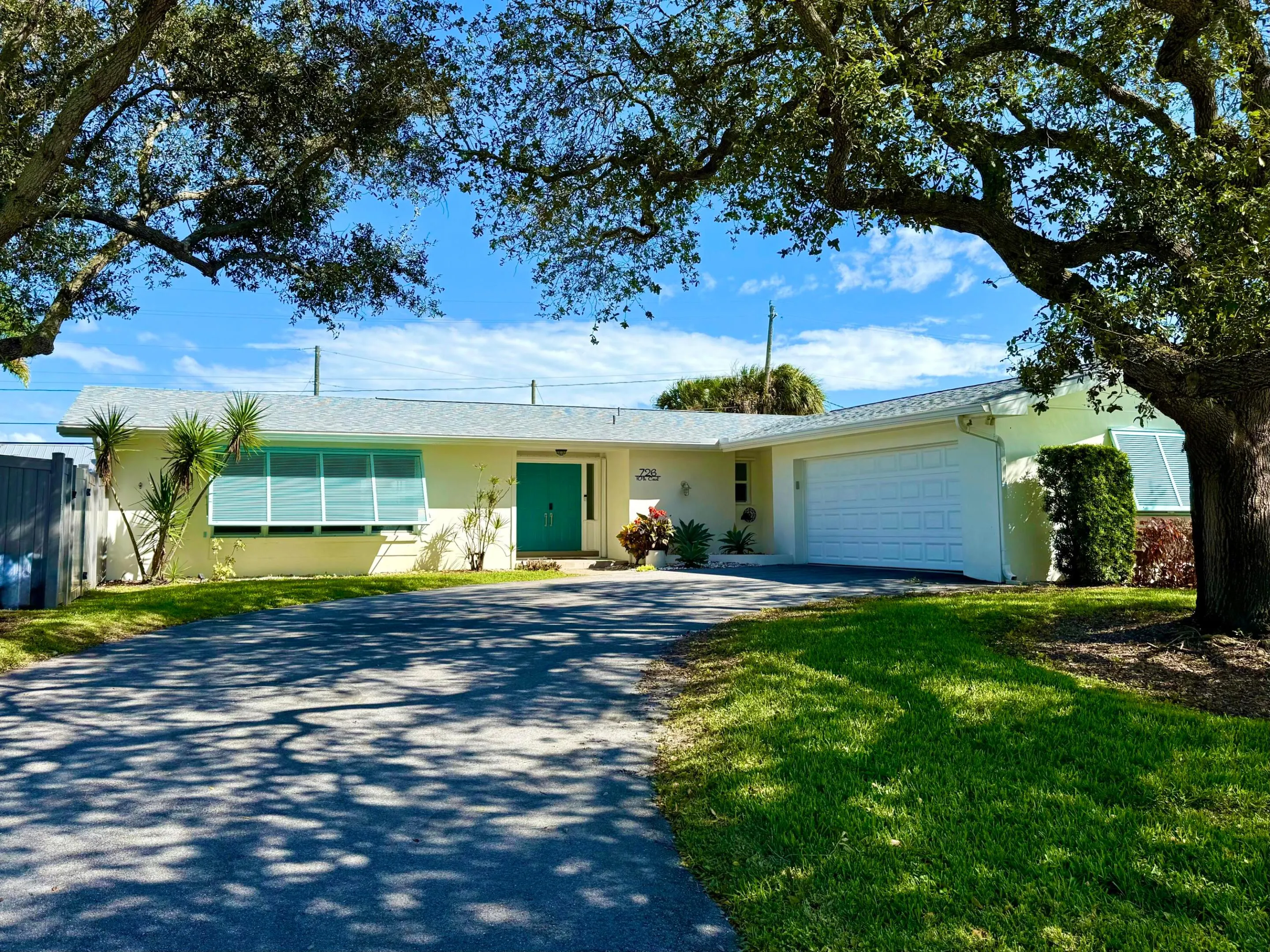 726 10TH Court