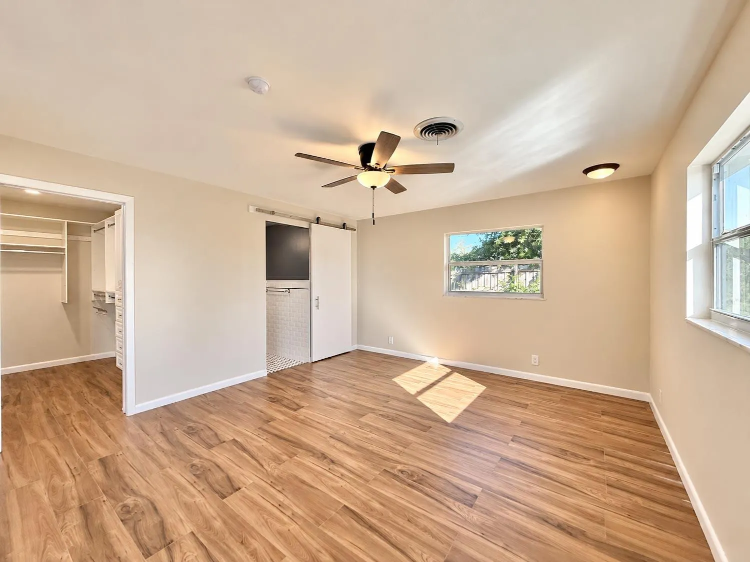 726 10TH Court