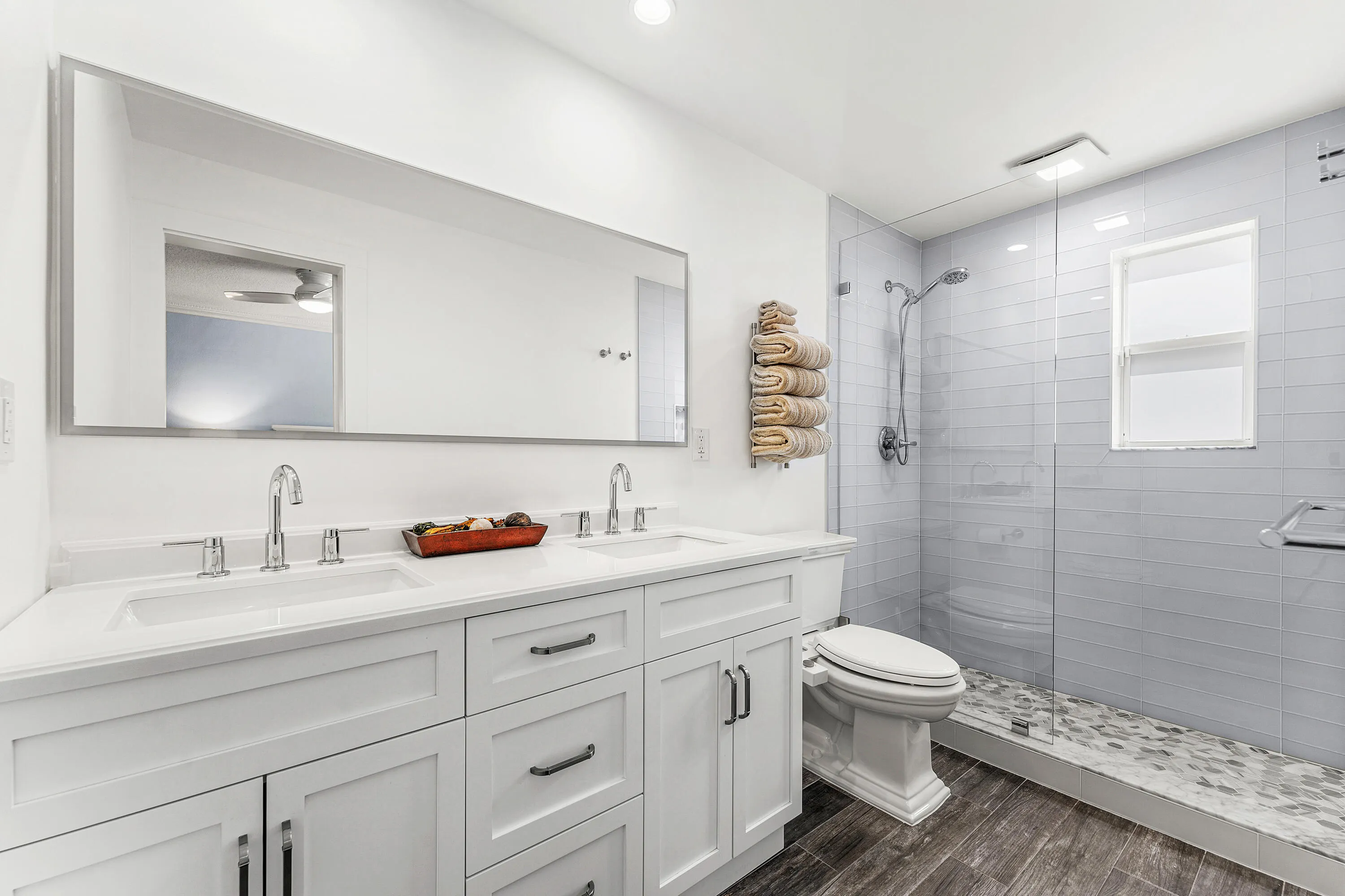 1025 Casuarina Road #4