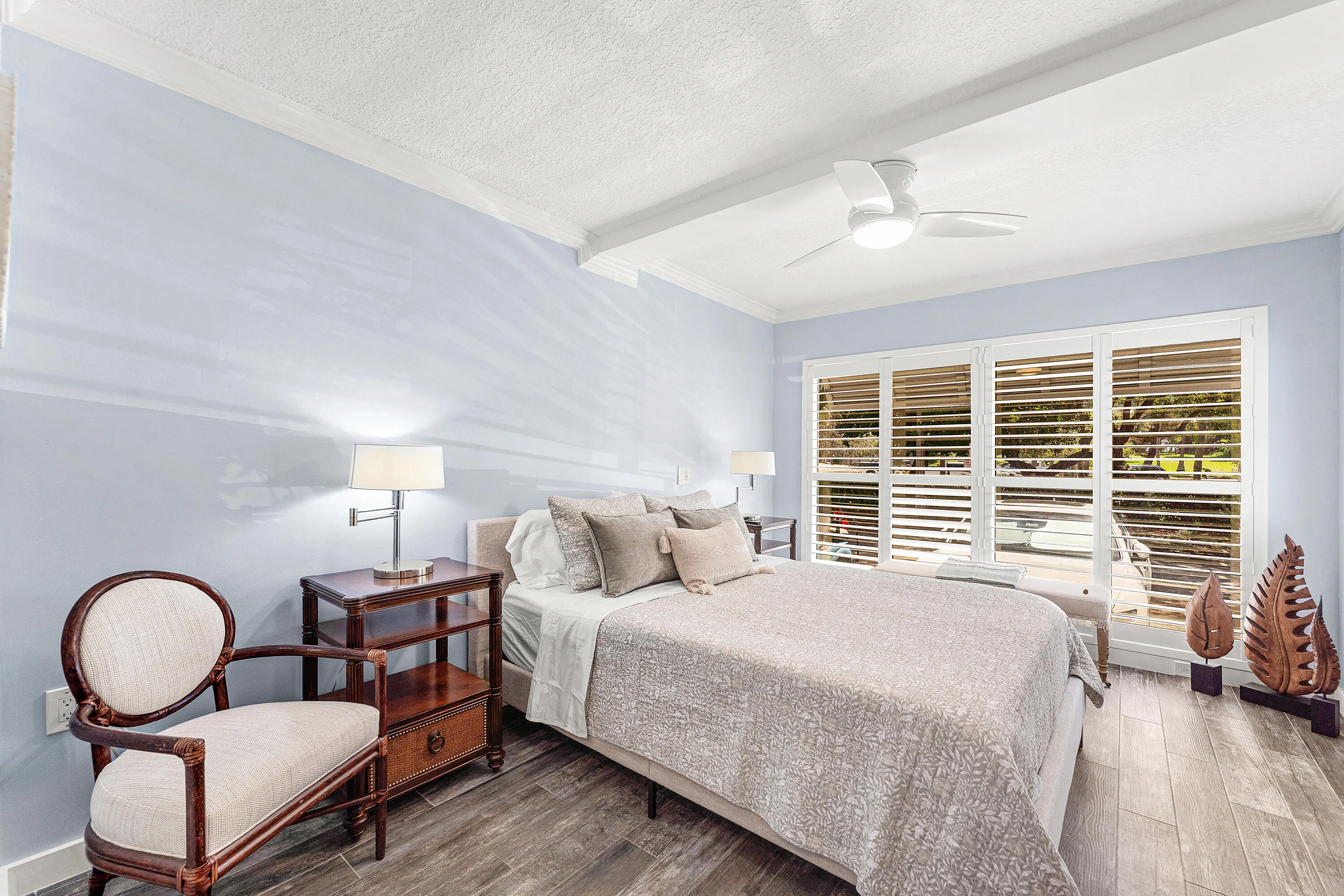 1025 Casuarina Road #4