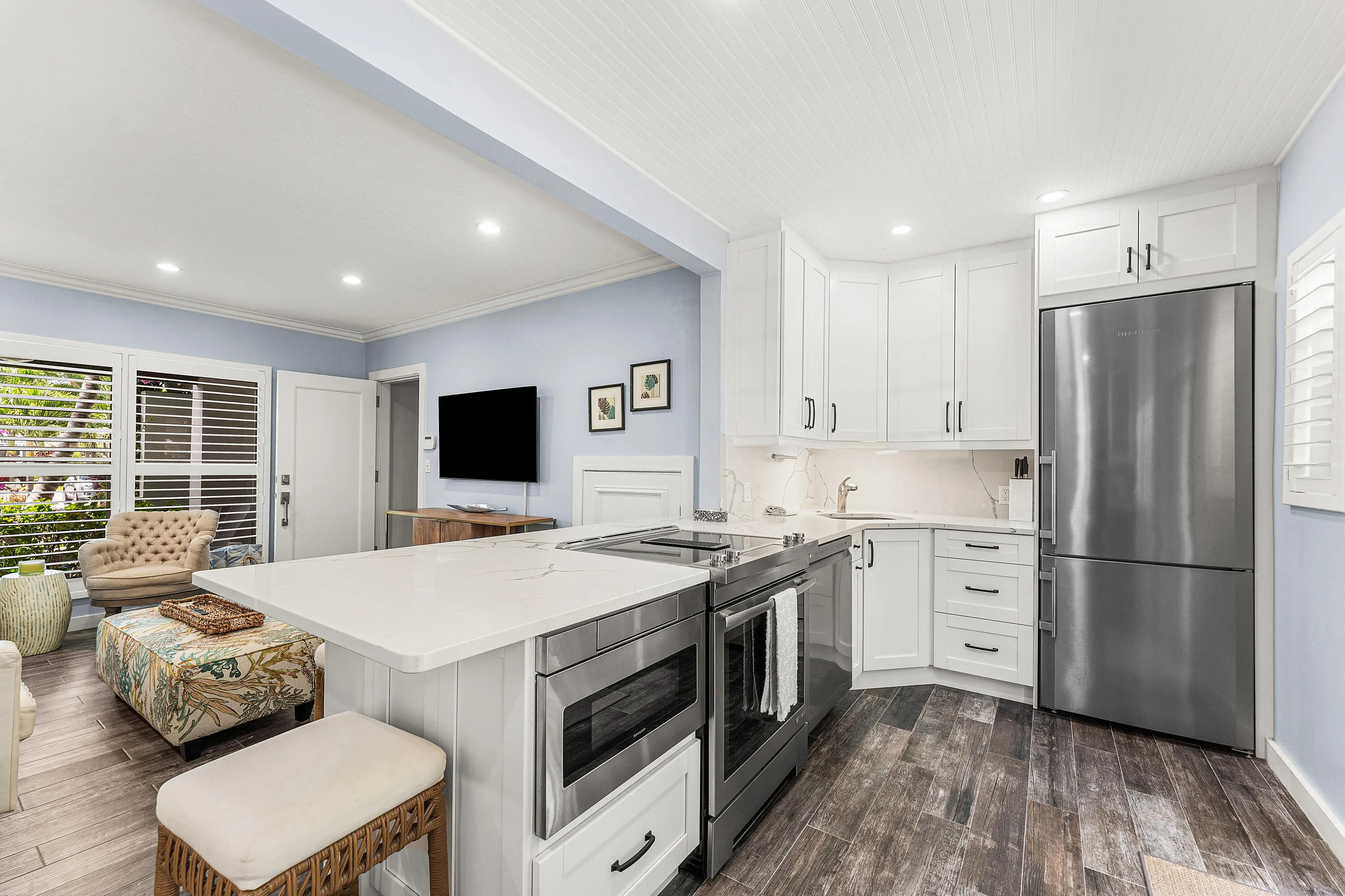 1025 Casuarina Road #4