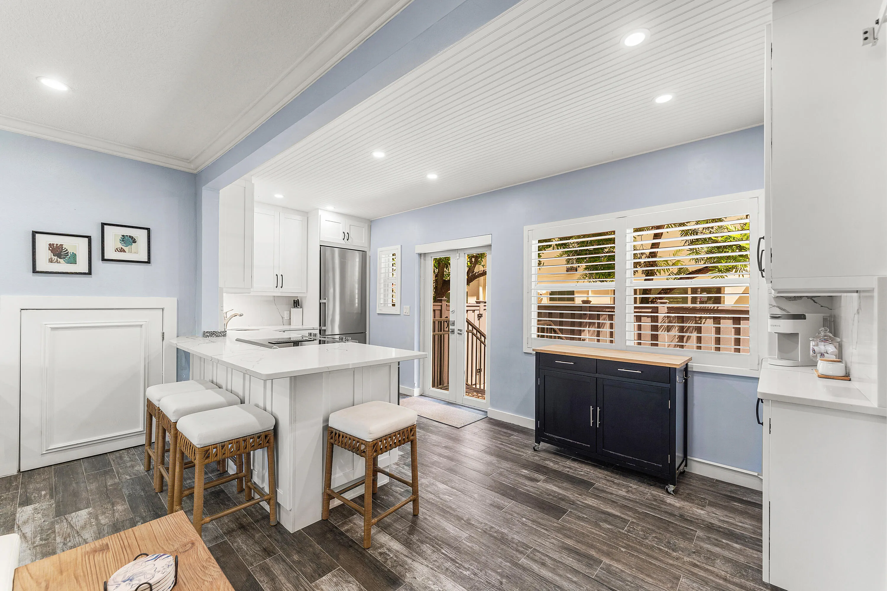 1025 Casuarina Road #4
