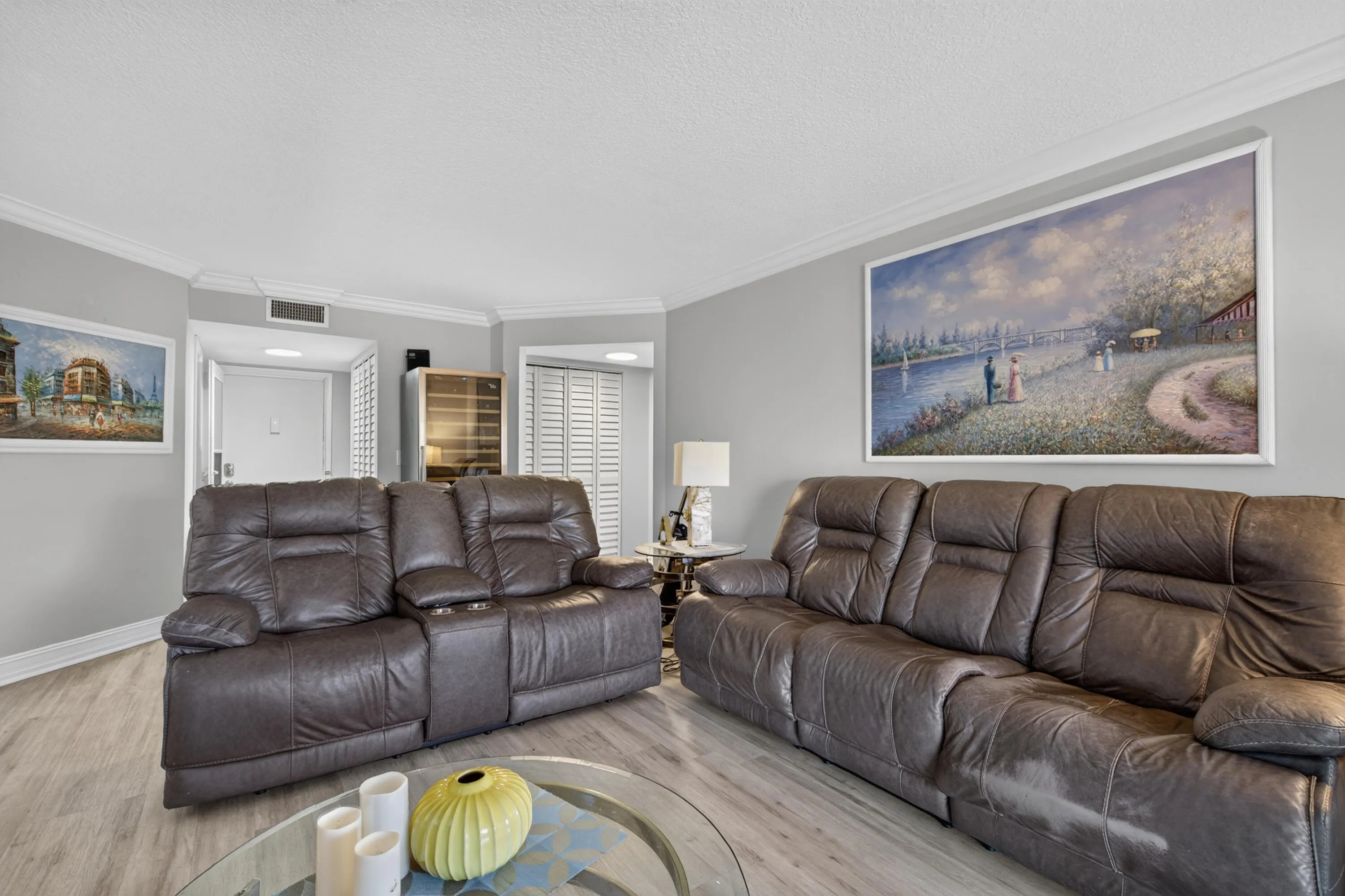 3871 VIA POINCIANA #202
