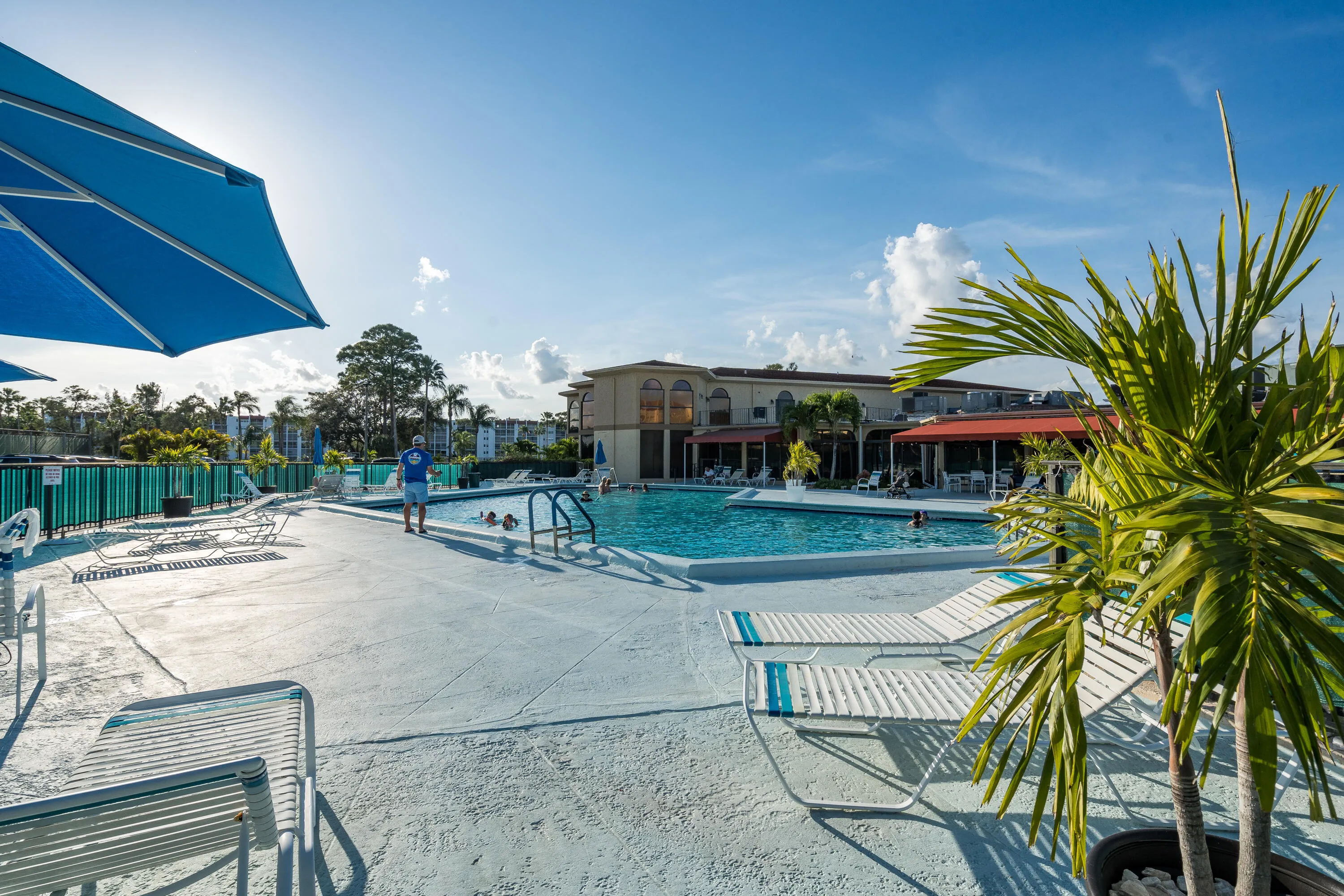 3871 VIA POINCIANA #202