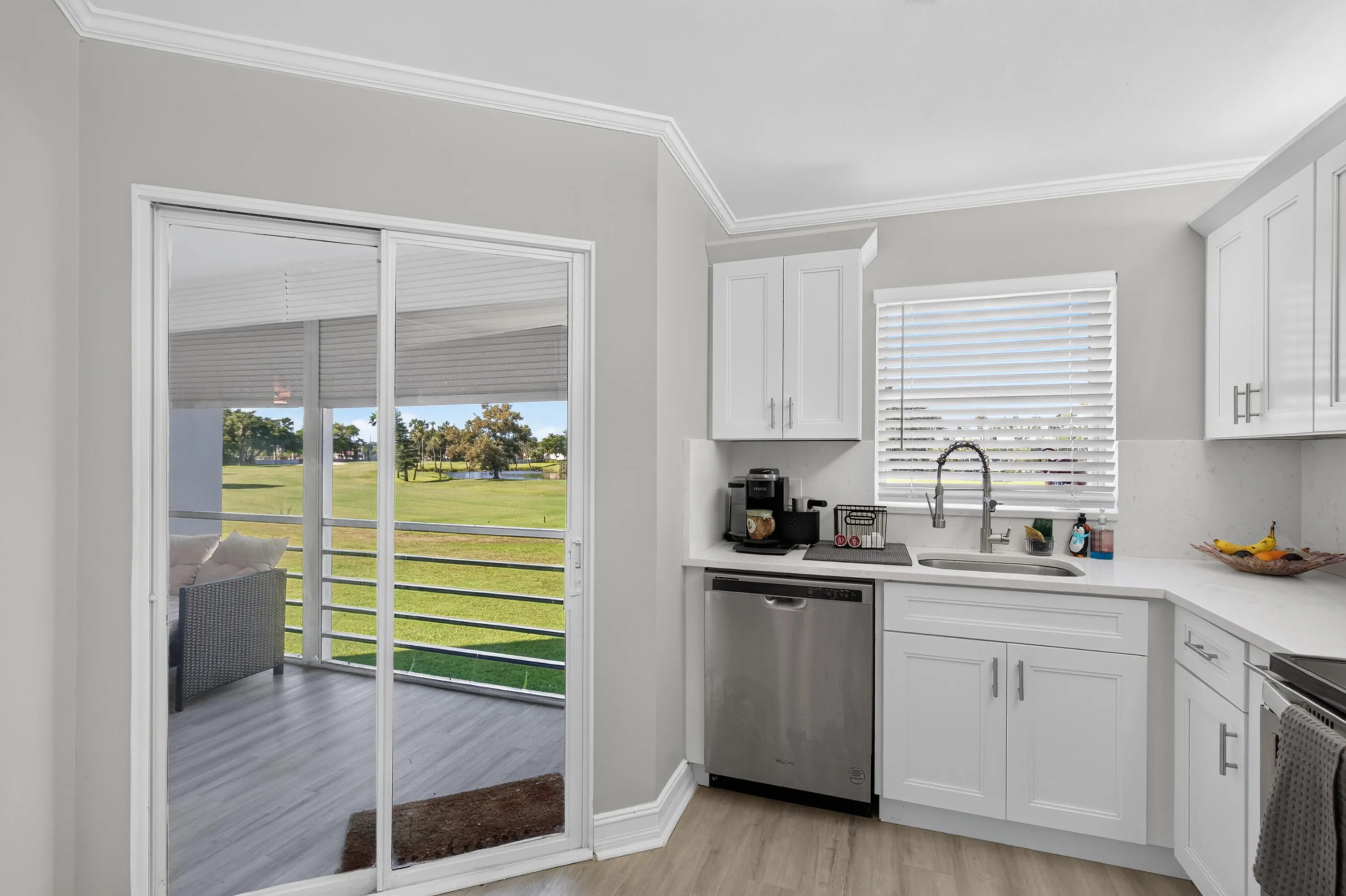 3871 VIA POINCIANA #202